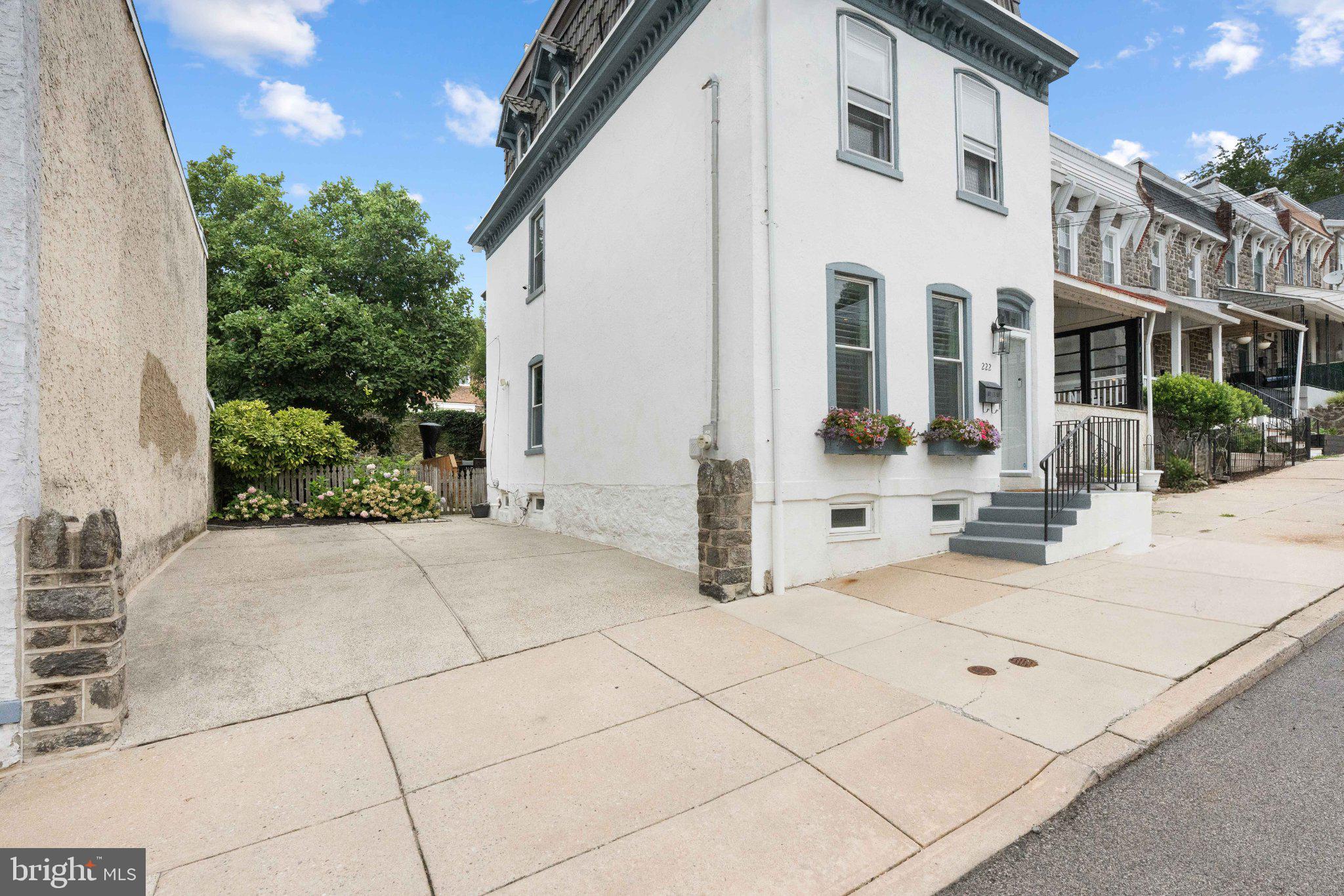 222 JAMESTOWN STREET