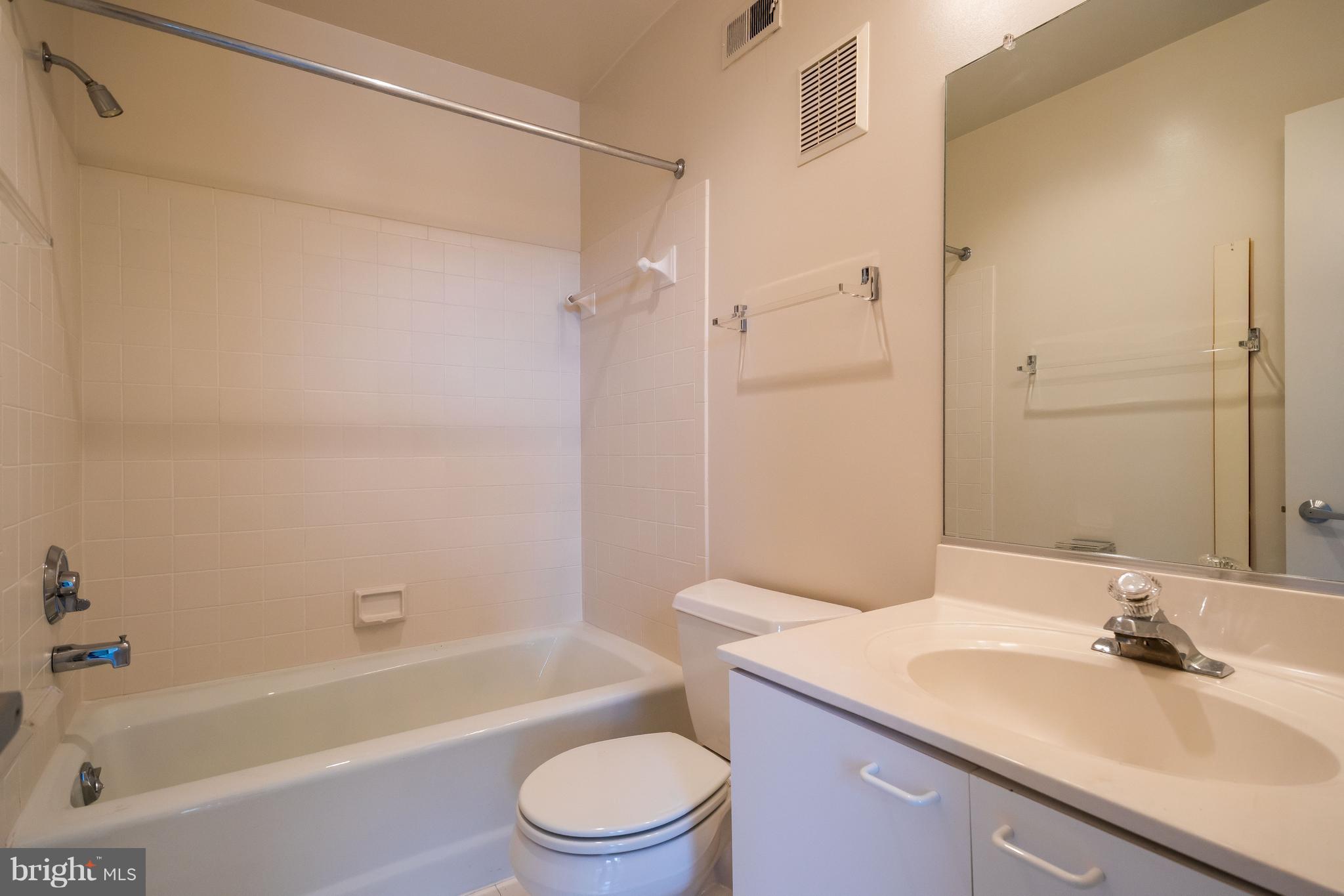 VILLAGE OF CHESAPEAKE HARBOUR - Residential