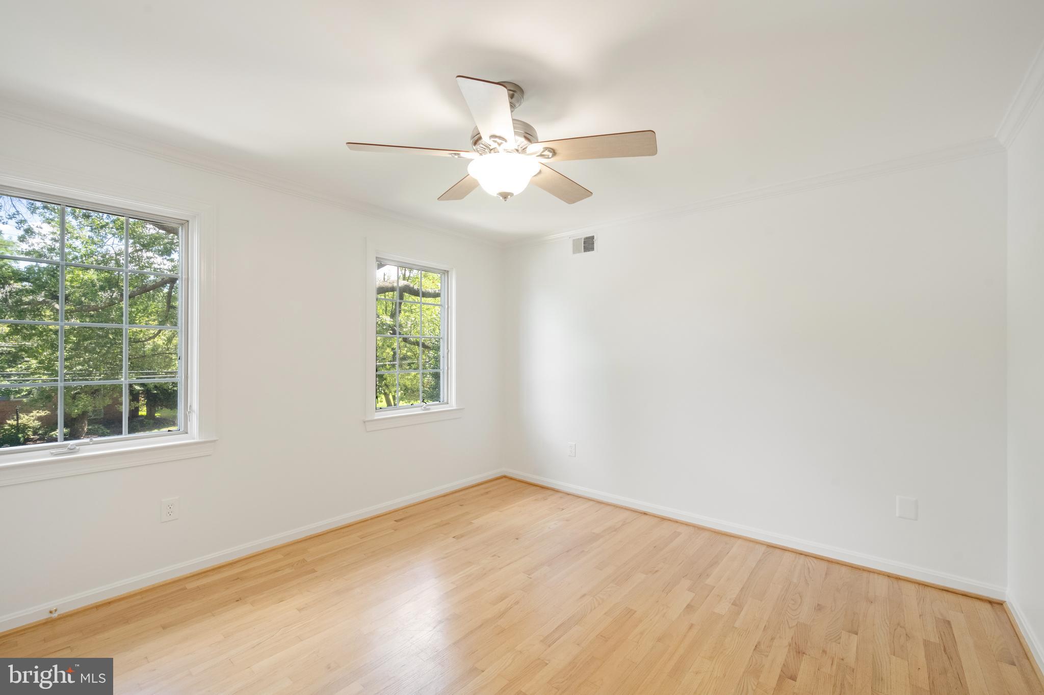 KINGS MANOR - Residential Lease