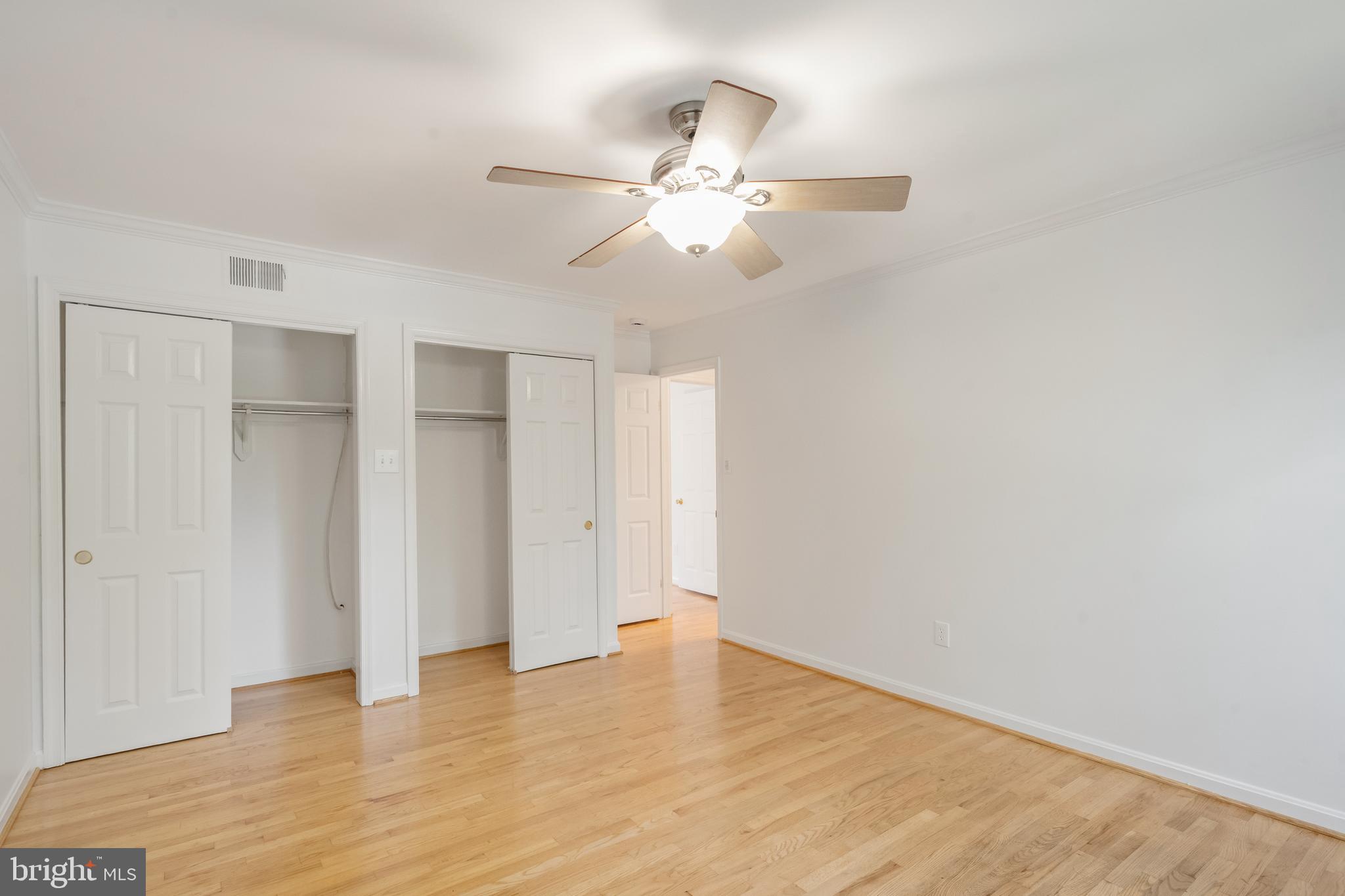 KINGS MANOR - Residential Lease