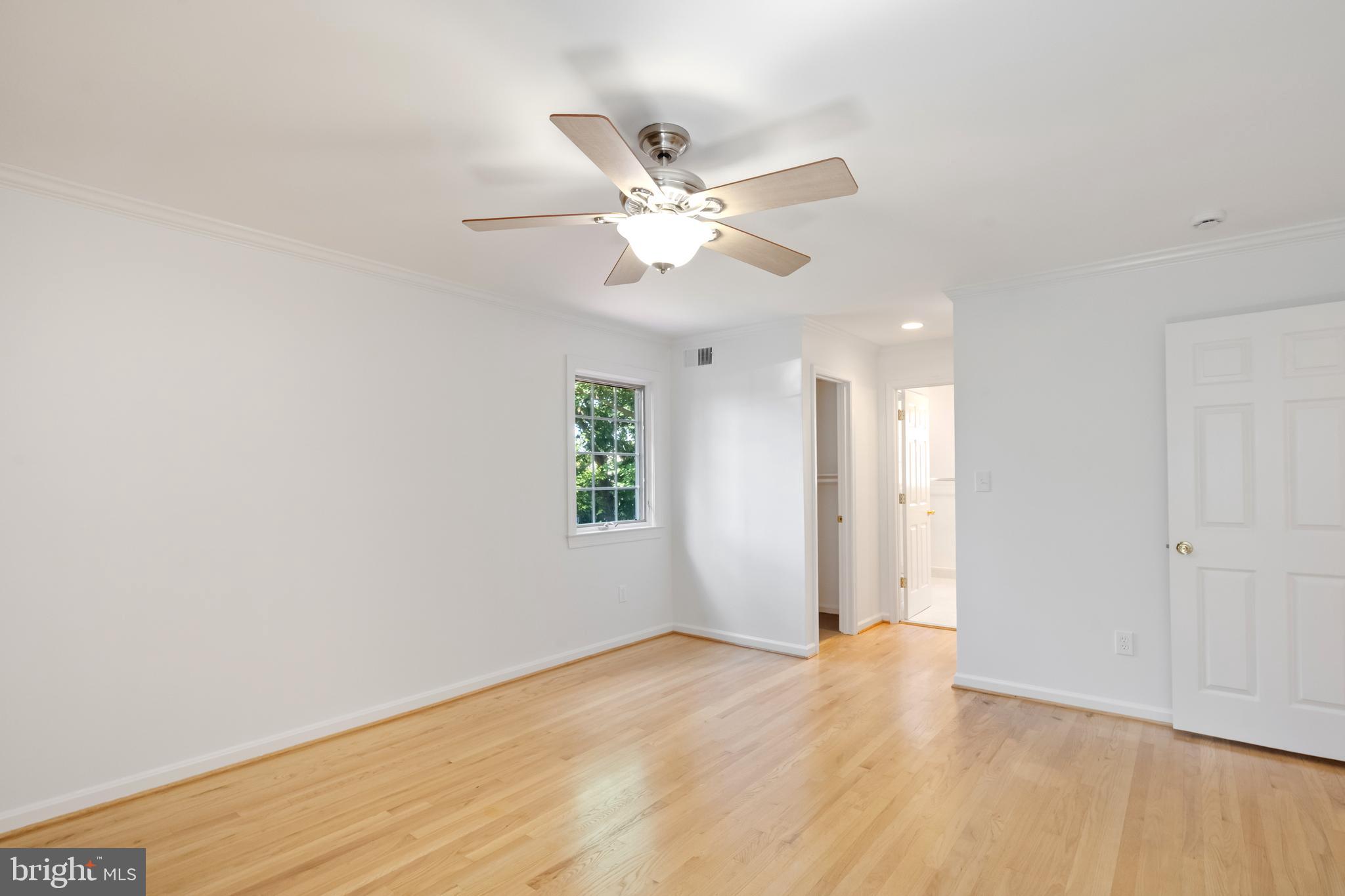 KINGS MANOR - Residential Lease