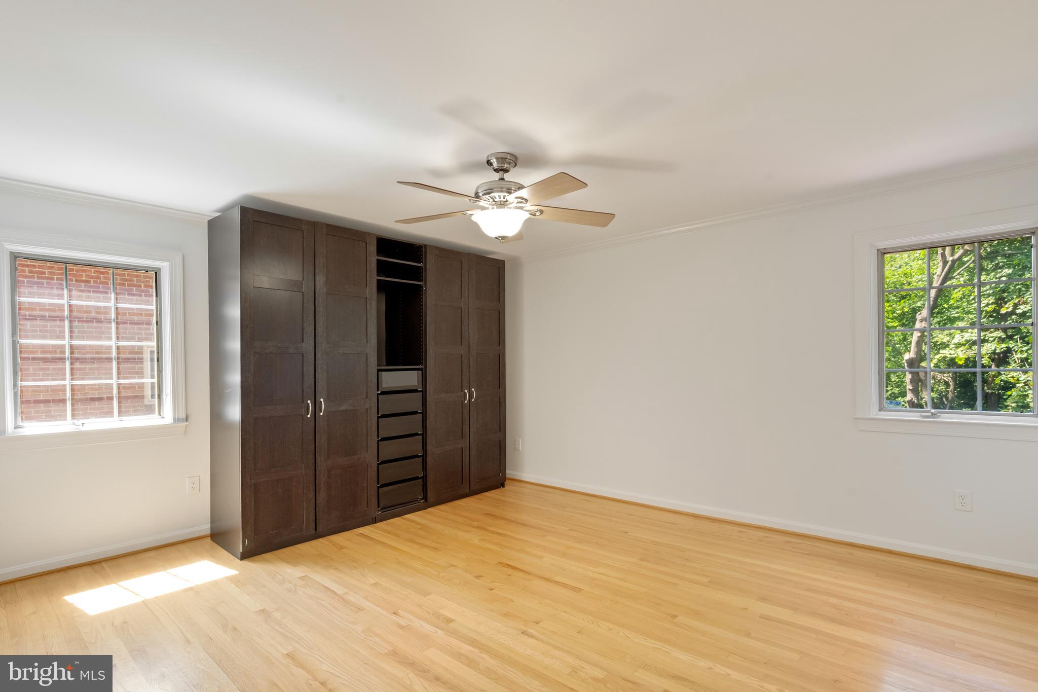 KINGS MANOR - Residential Lease