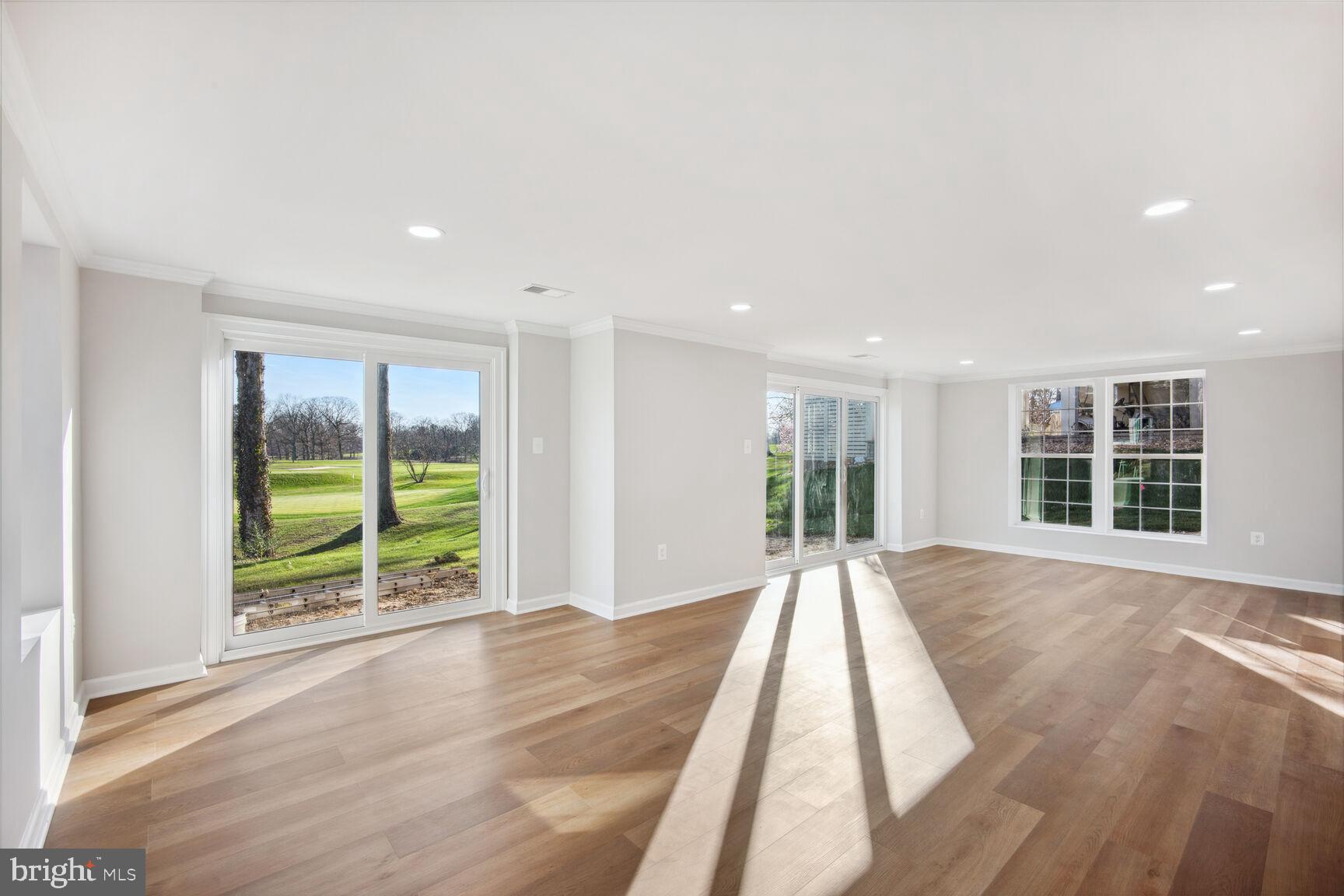 WEST SPRINGFIELD - Residential