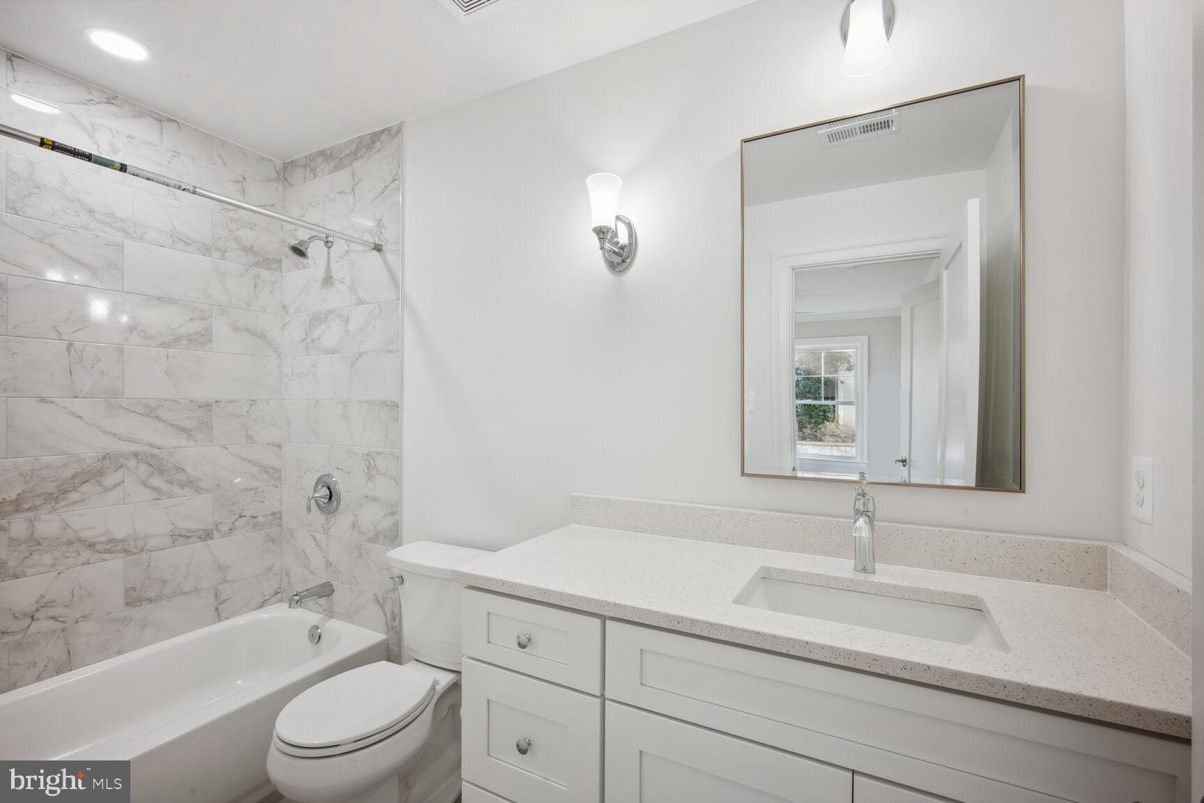 WEST SPRINGFIELD - Residential