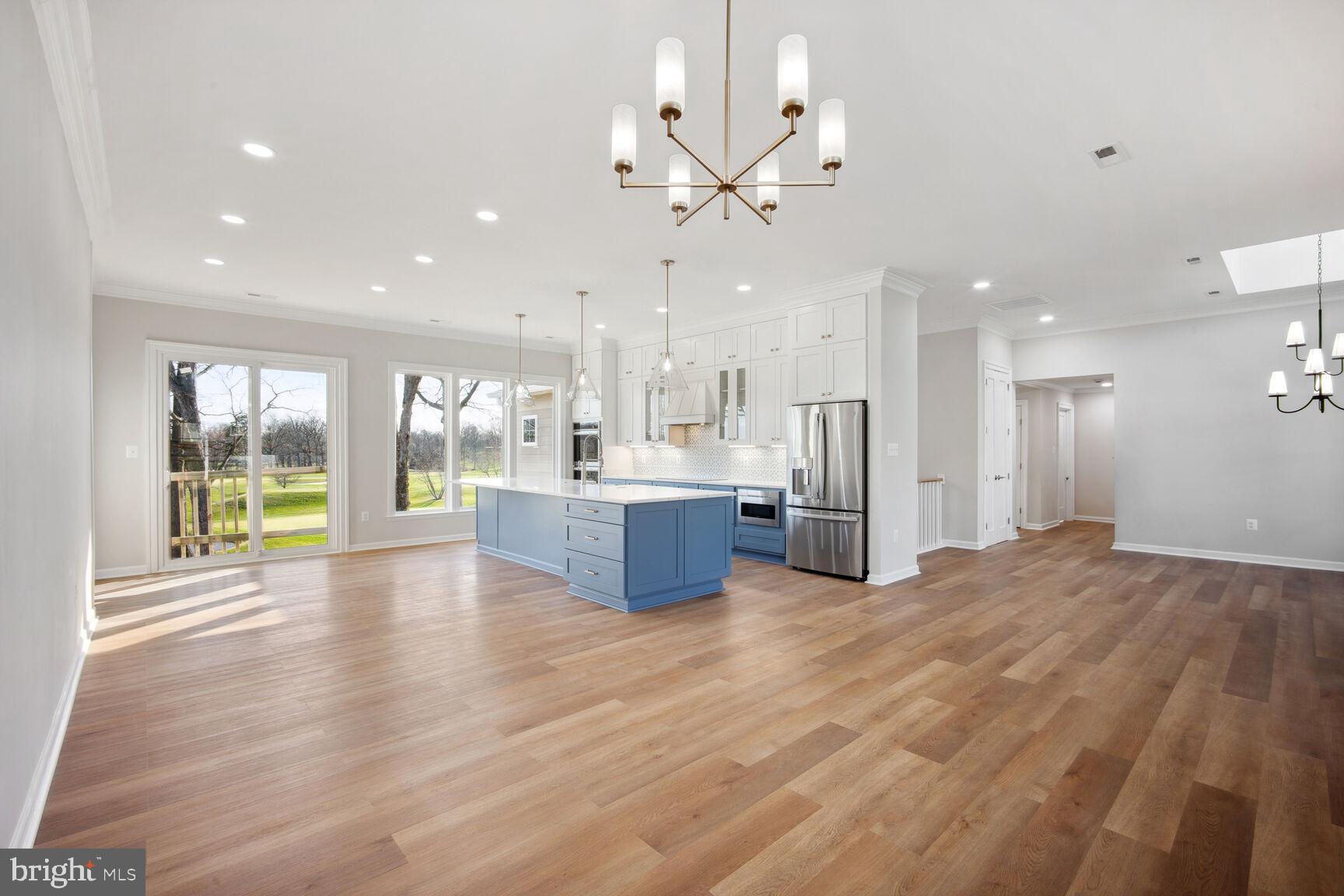 WEST SPRINGFIELD - Residential