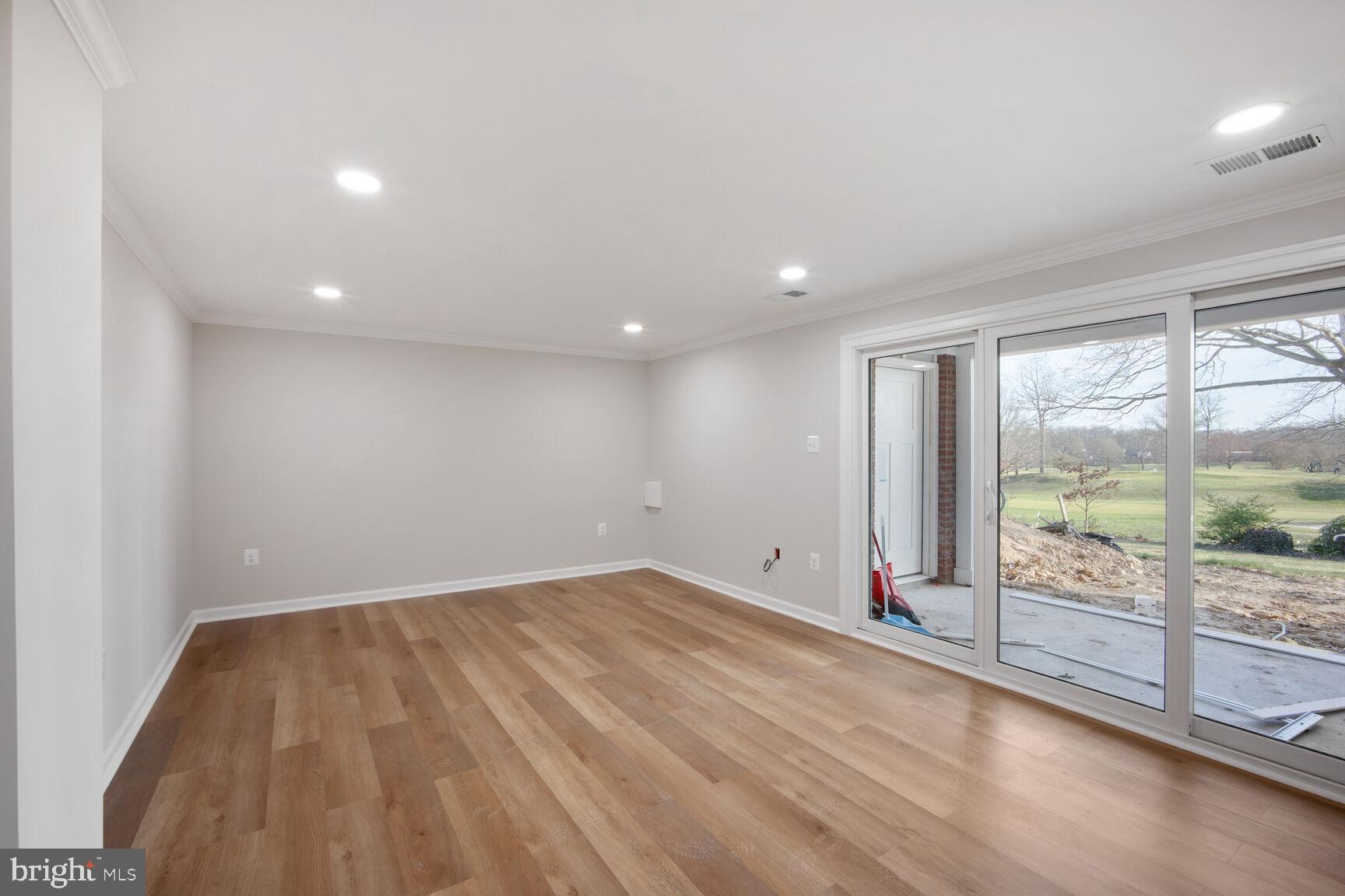 WEST SPRINGFIELD - Residential