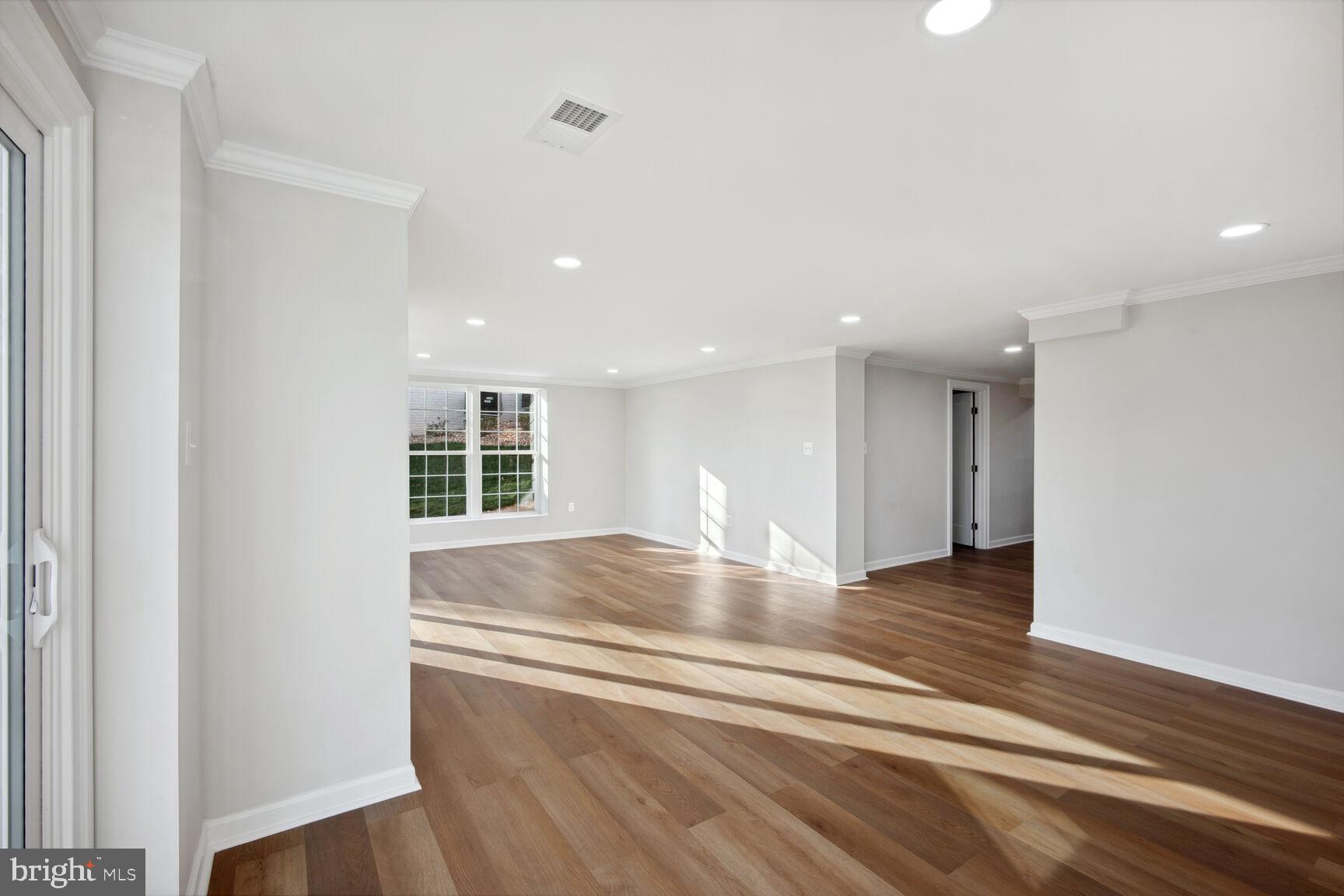 WEST SPRINGFIELD - Residential