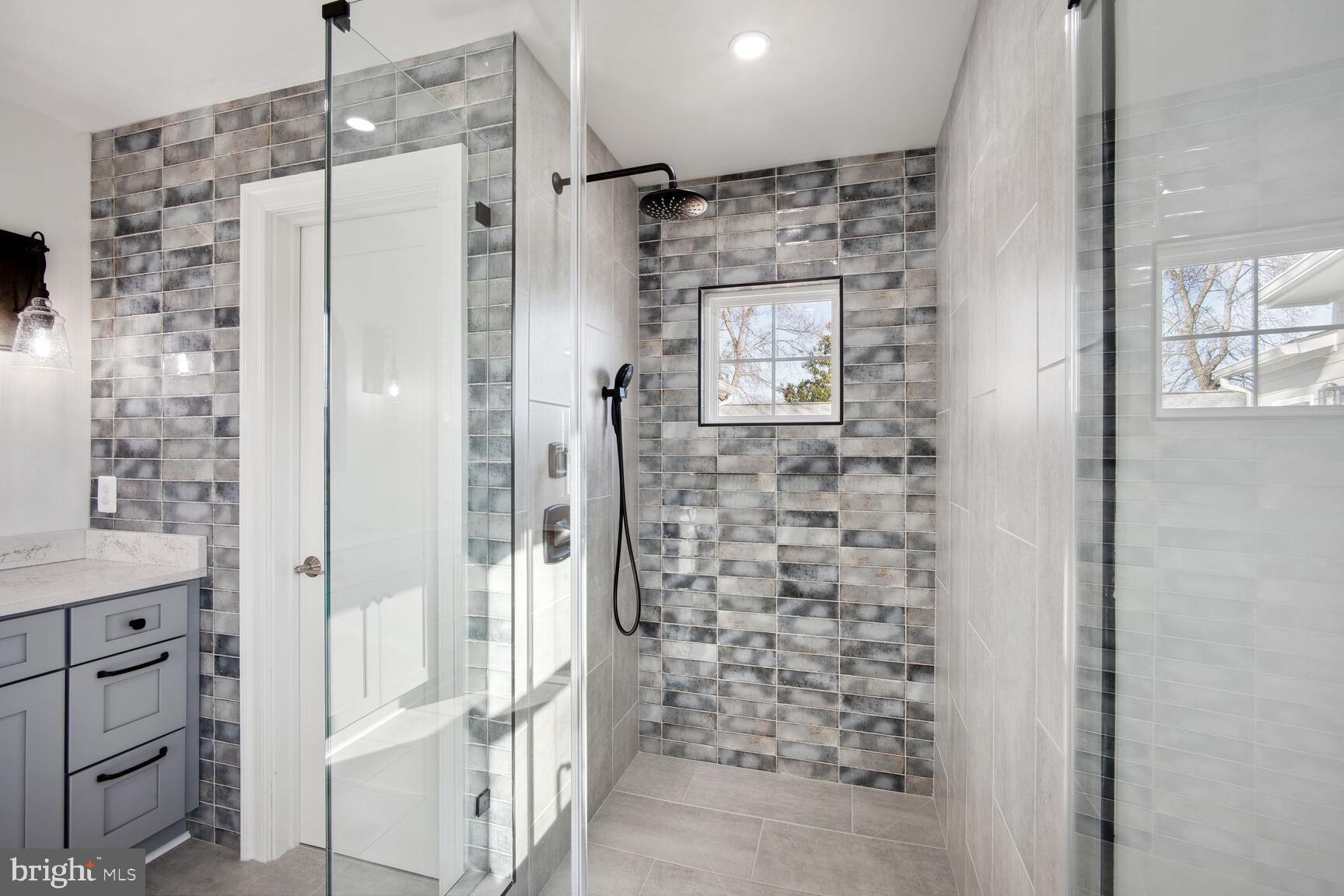 WEST SPRINGFIELD - Residential