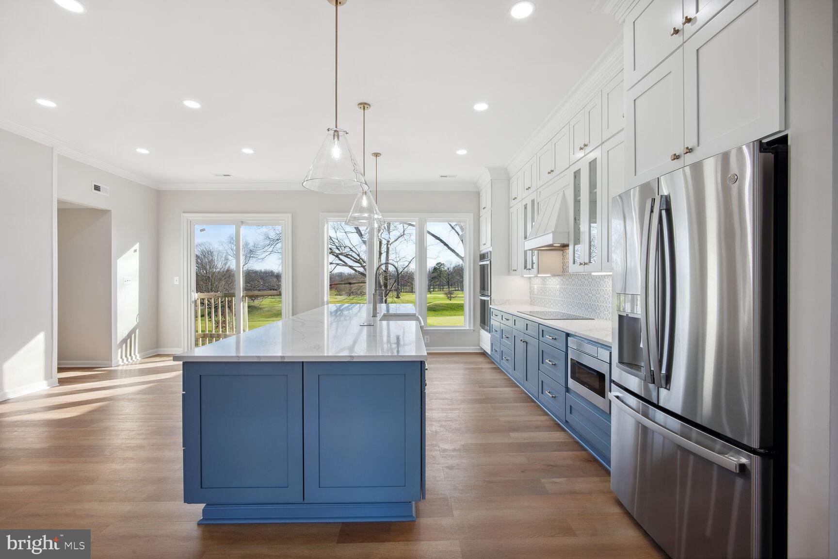 WEST SPRINGFIELD - Residential