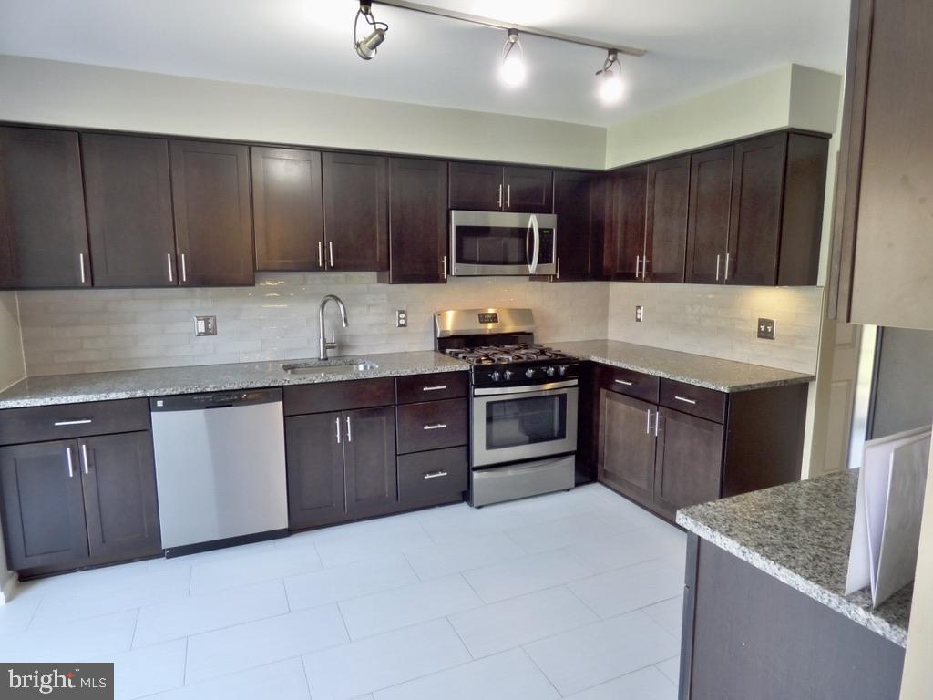 CONCORD VILLAGE - Residential Lease