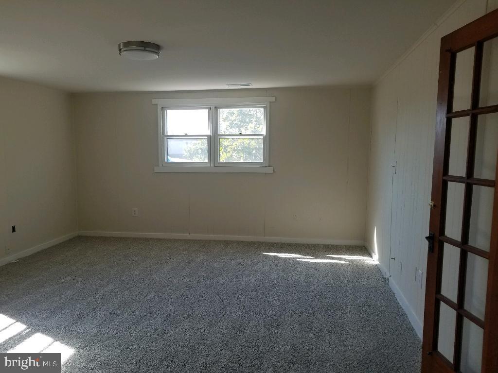 SIGEL BRN P/O GLYMONT SU - Residential Lease