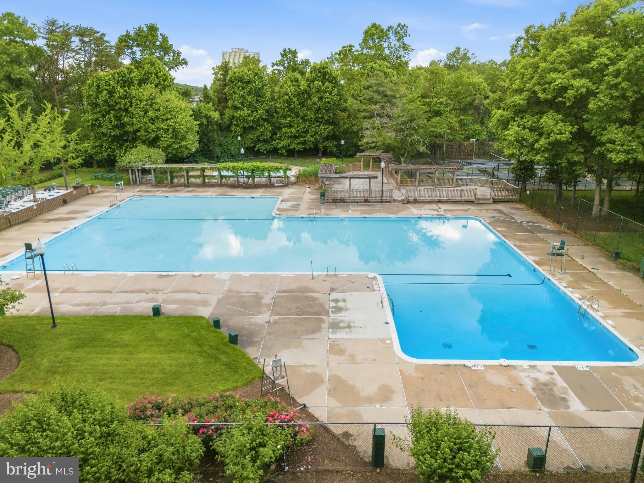 GREENBRIAR CONDO PHASE I - Residential