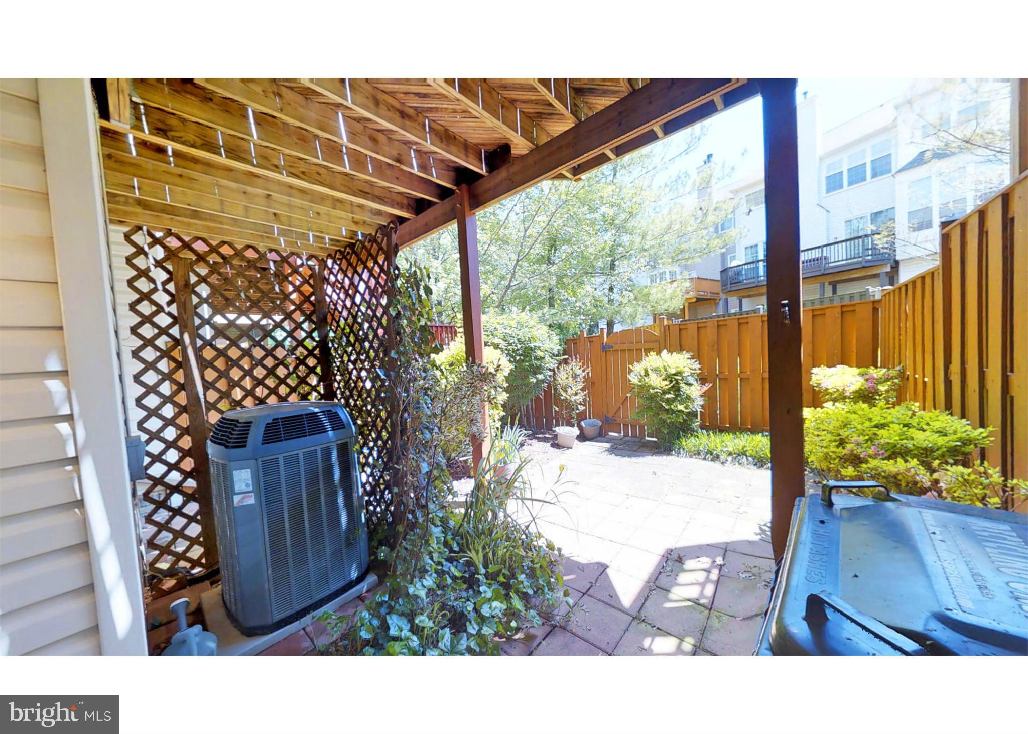 ISLAND CREEK - Residential Lease