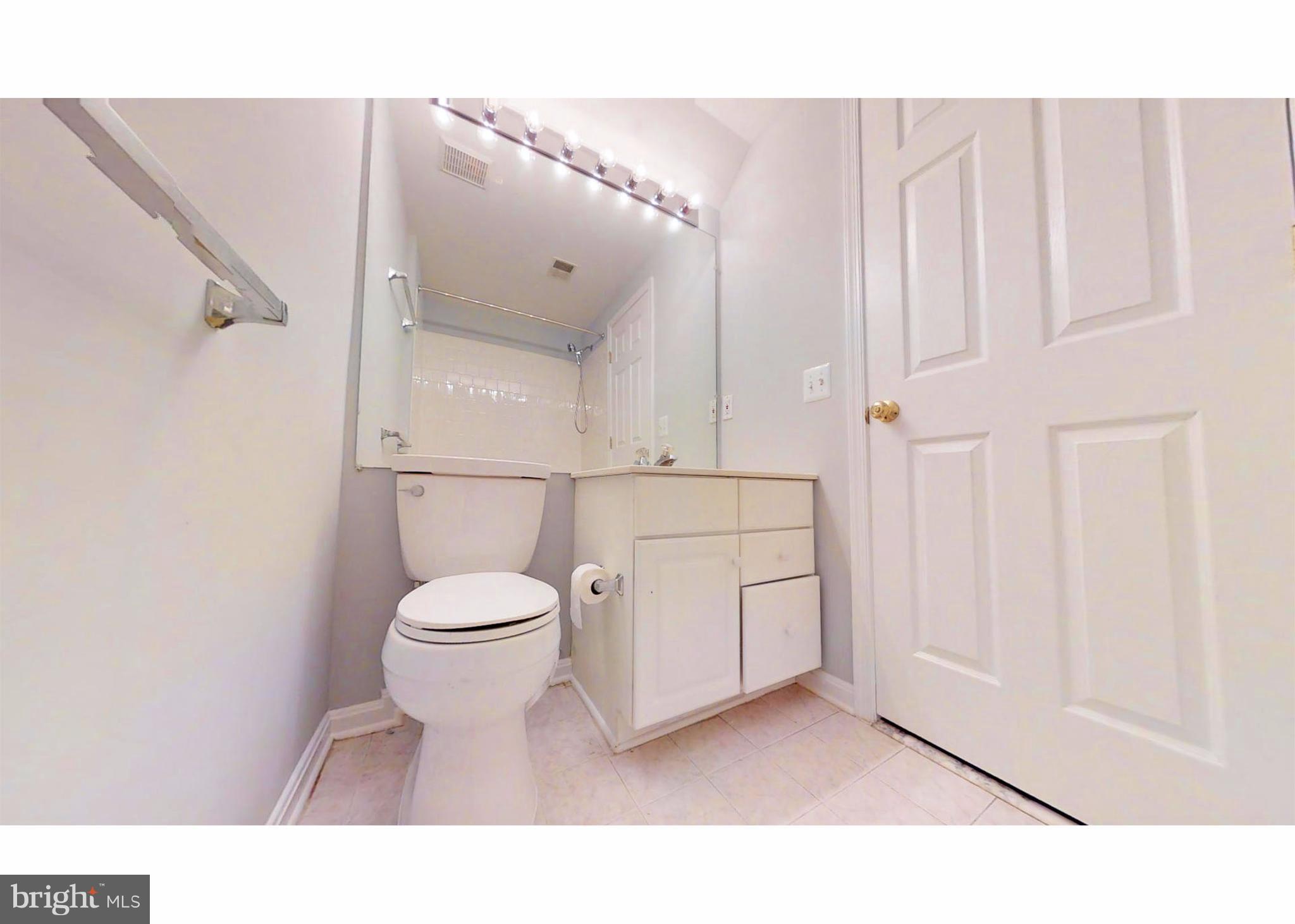 ISLAND CREEK - Residential Lease