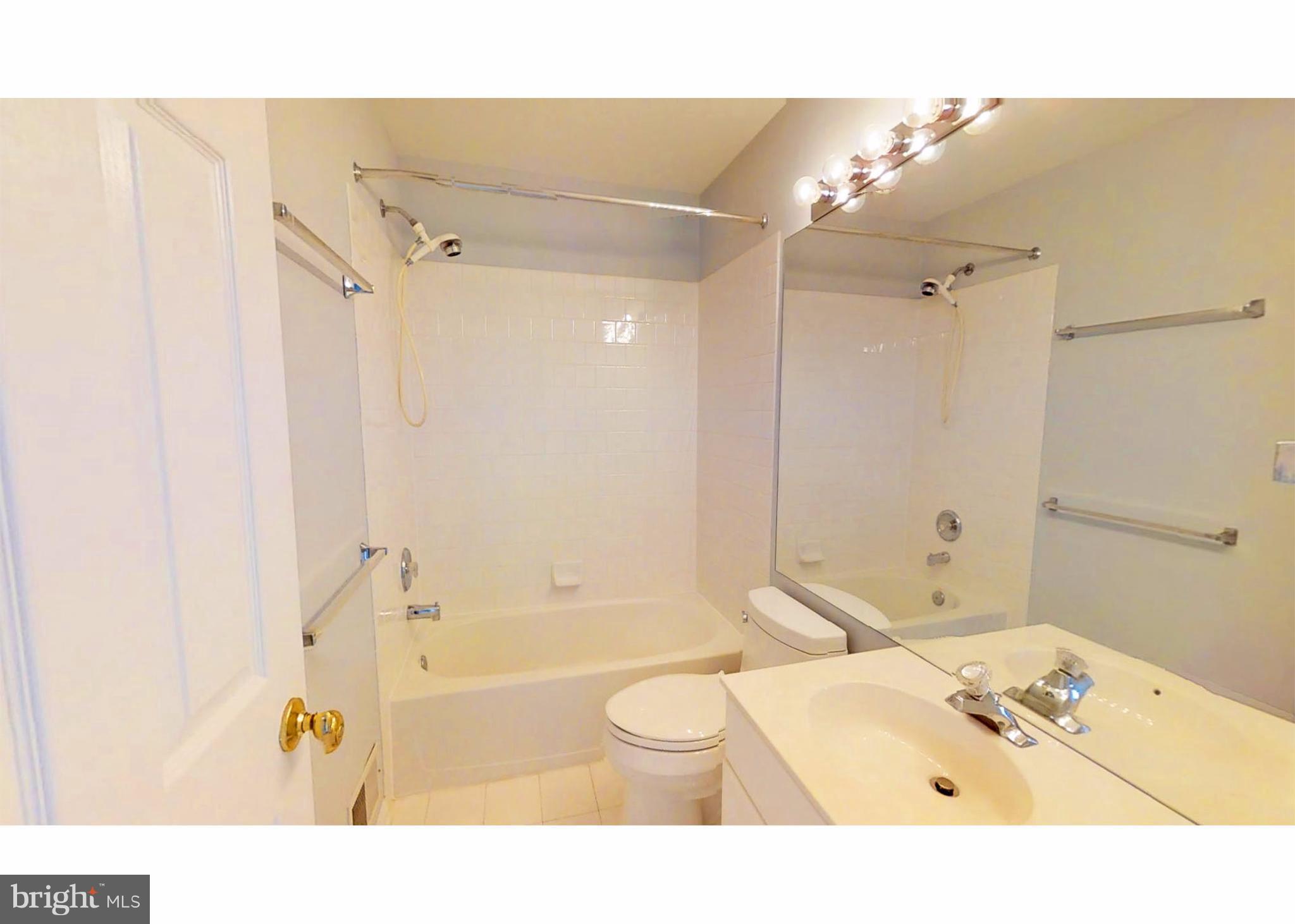 ISLAND CREEK - Residential Lease