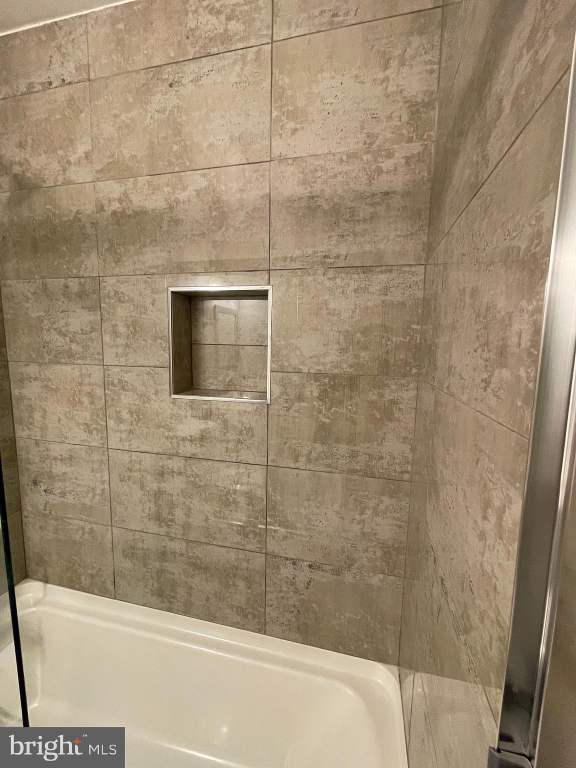 BROOKLAND ESTATES - Residential Lease