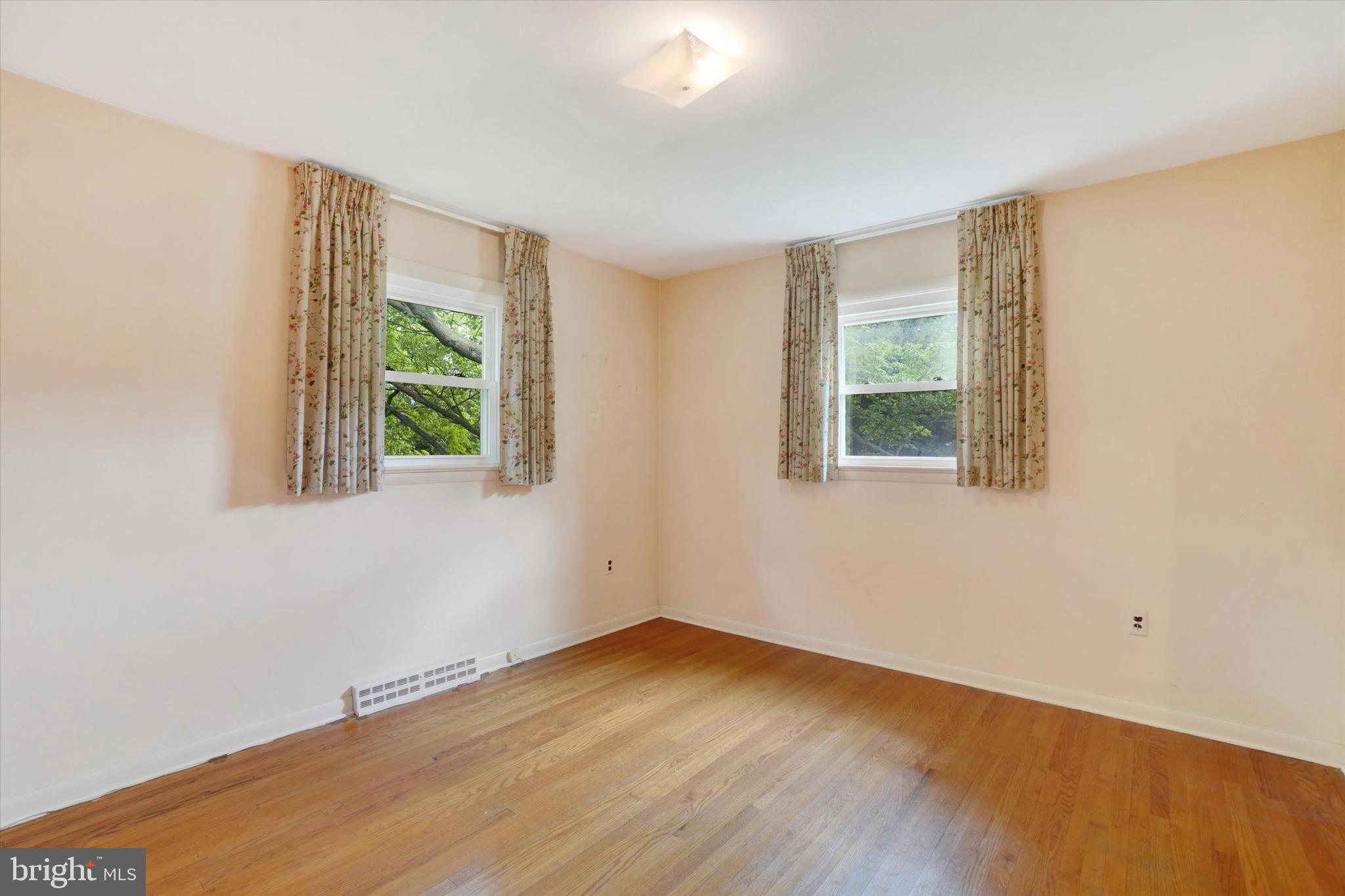 MEADOWBROOK - Residential