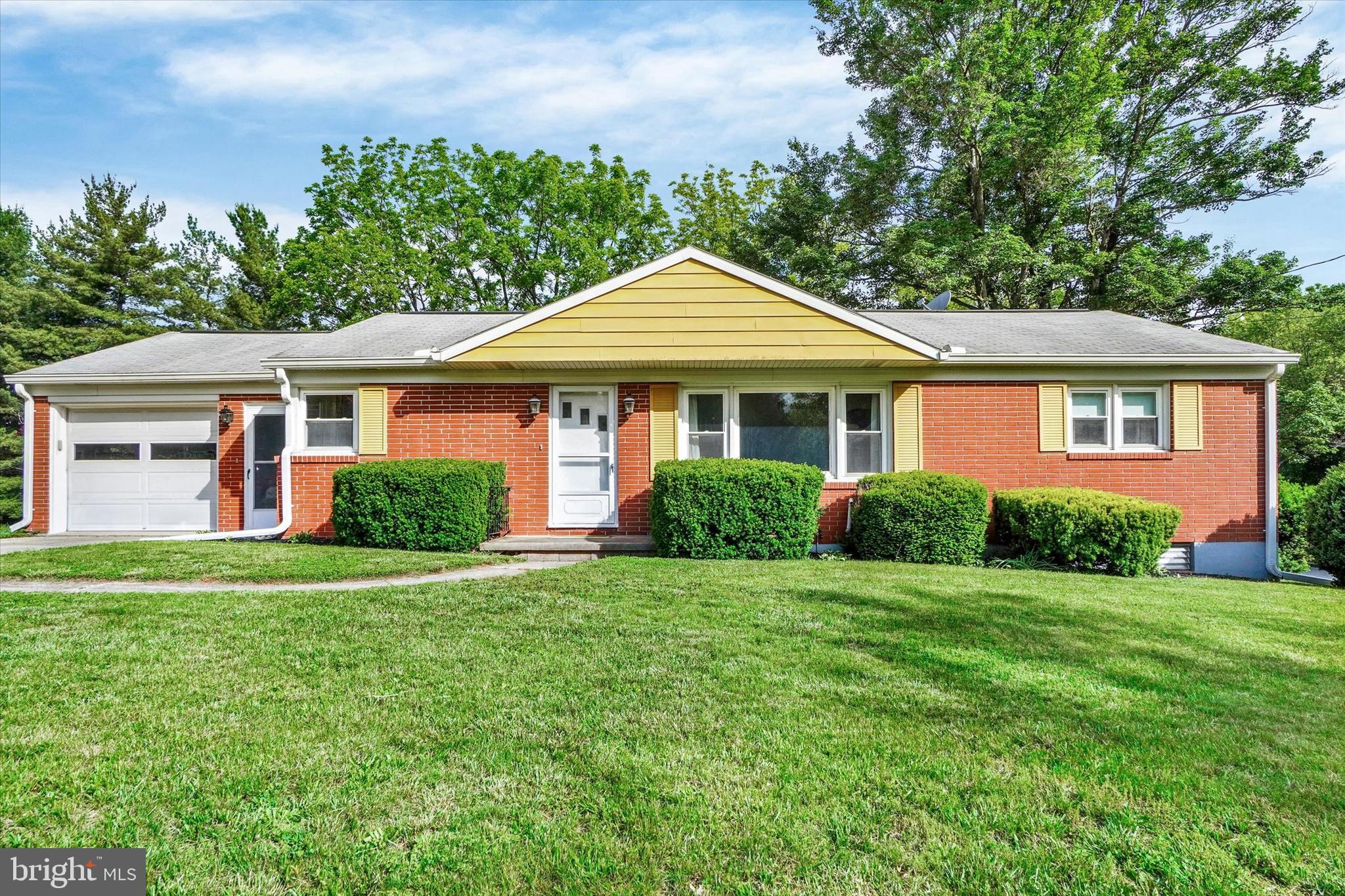 MEADOWBROOK - Residential