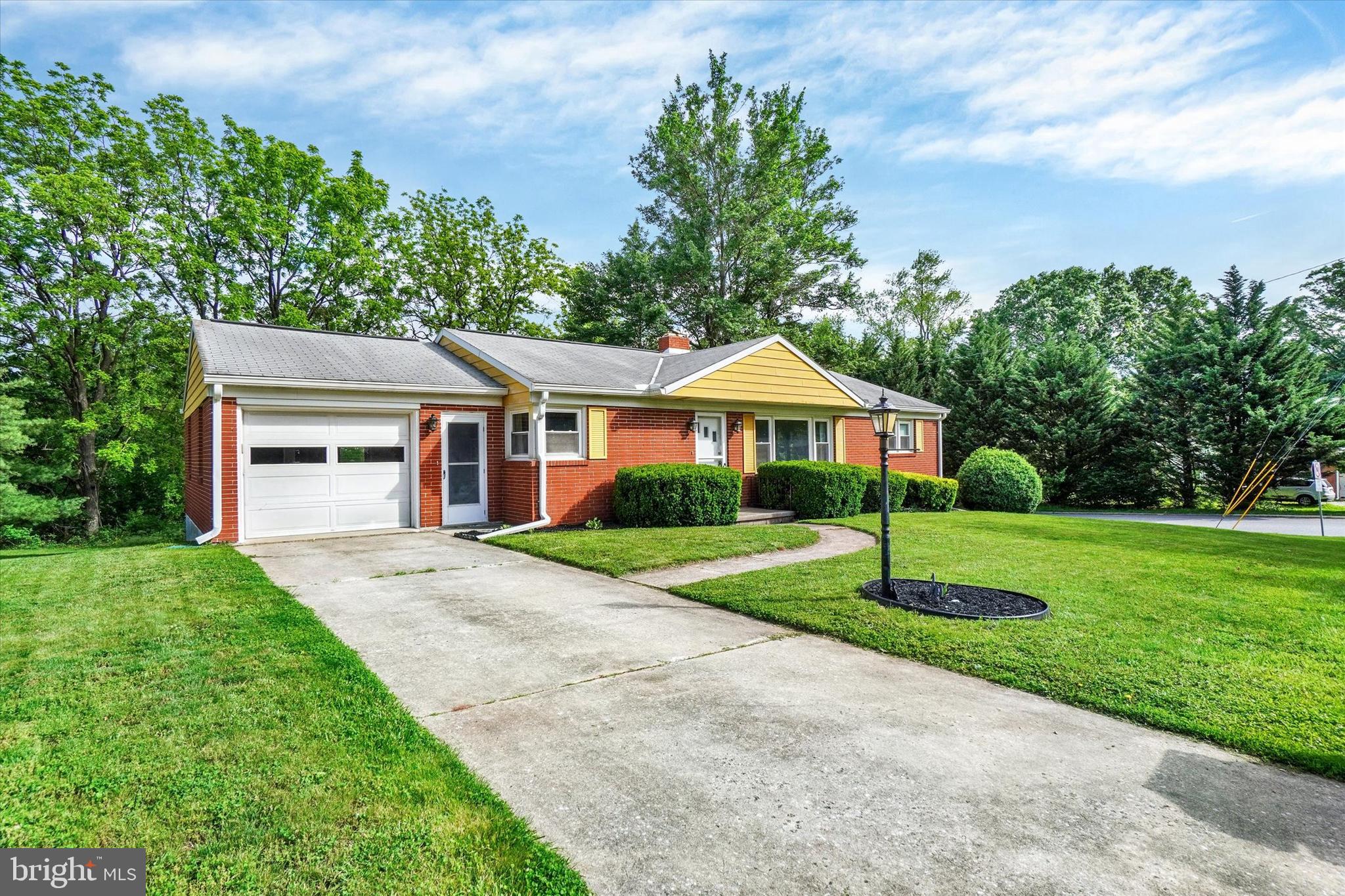 MEADOWBROOK - Residential