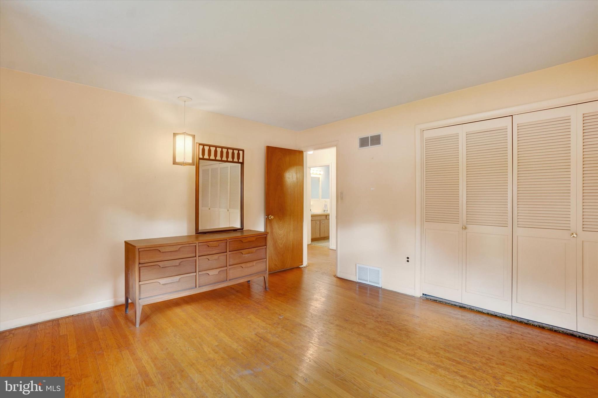 MEADOWBROOK - Residential