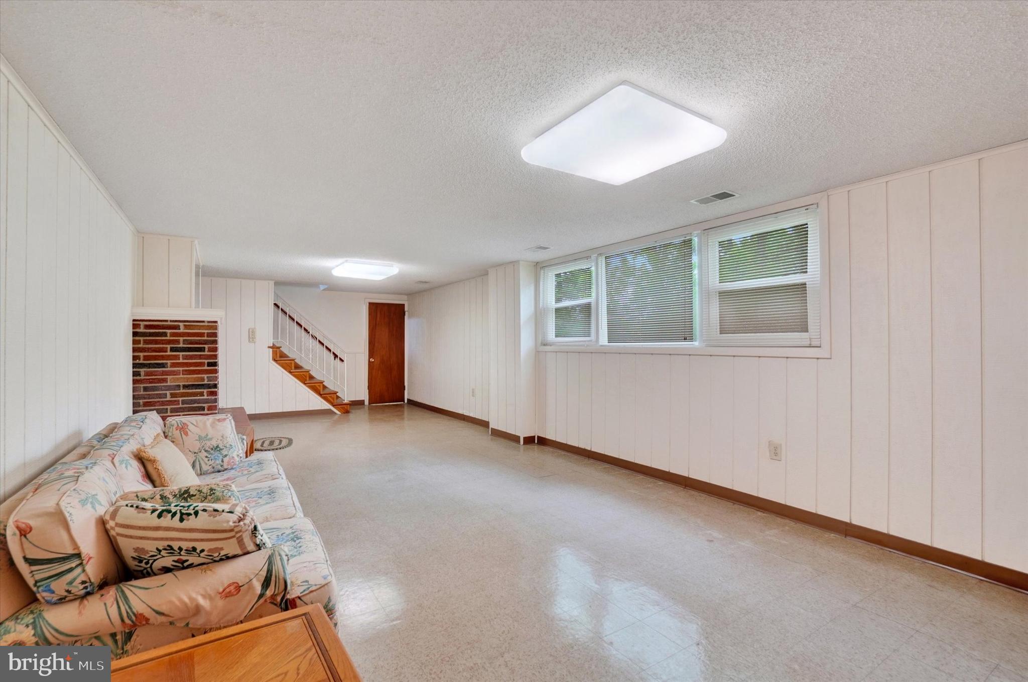MEADOWBROOK - Residential