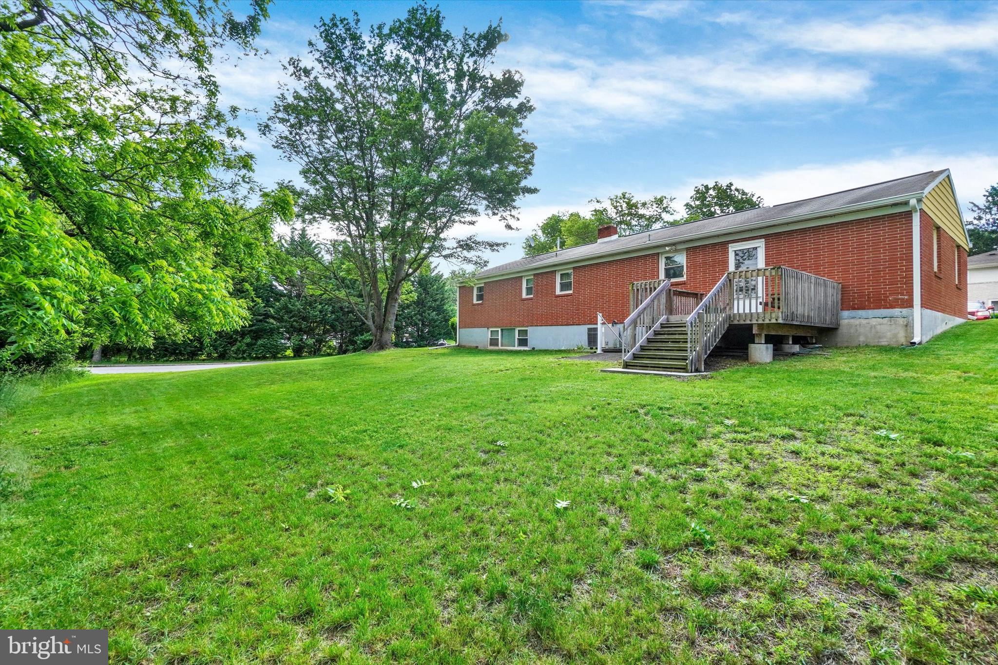MEADOWBROOK - Residential