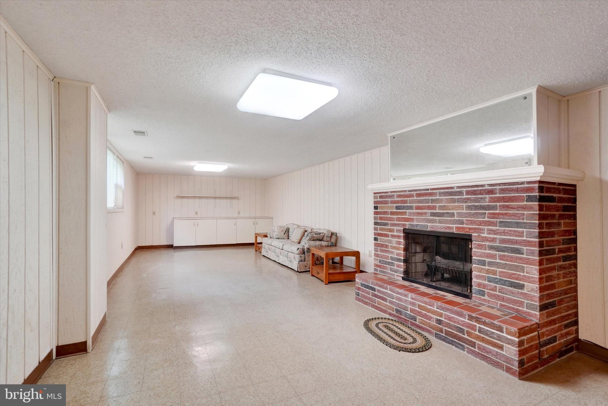 MEADOWBROOK - Residential
