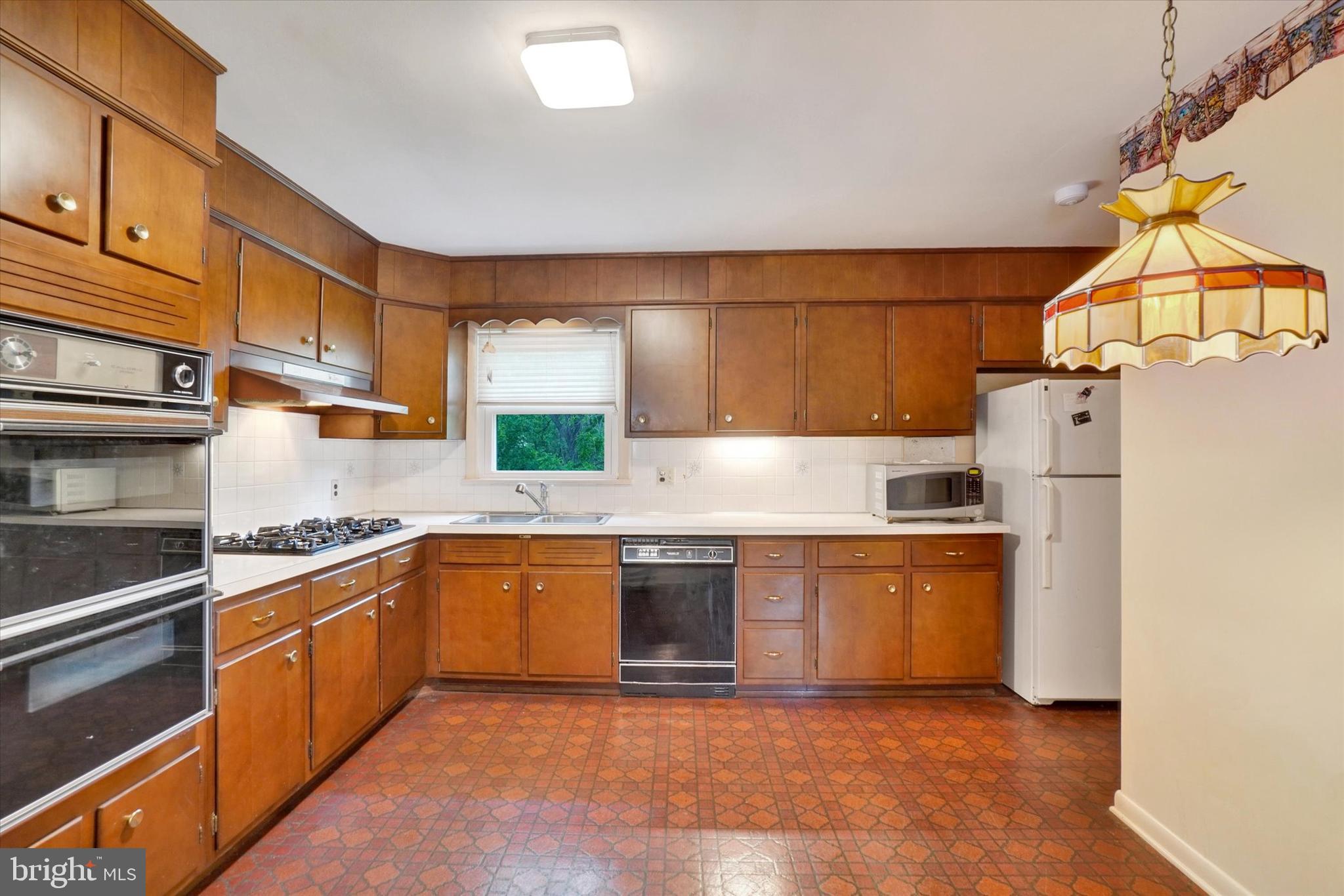MEADOWBROOK - Residential