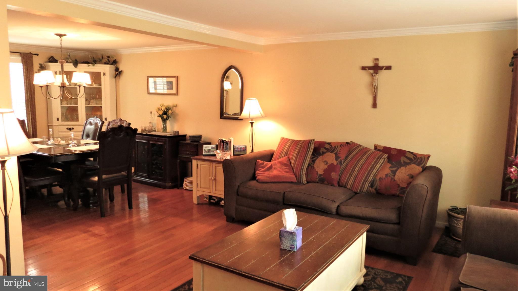 FOX MILL ESTATES - Residential