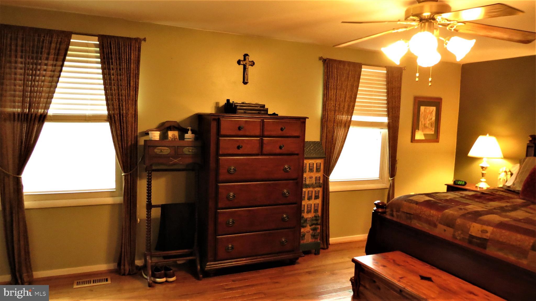 FOX MILL ESTATES - Residential