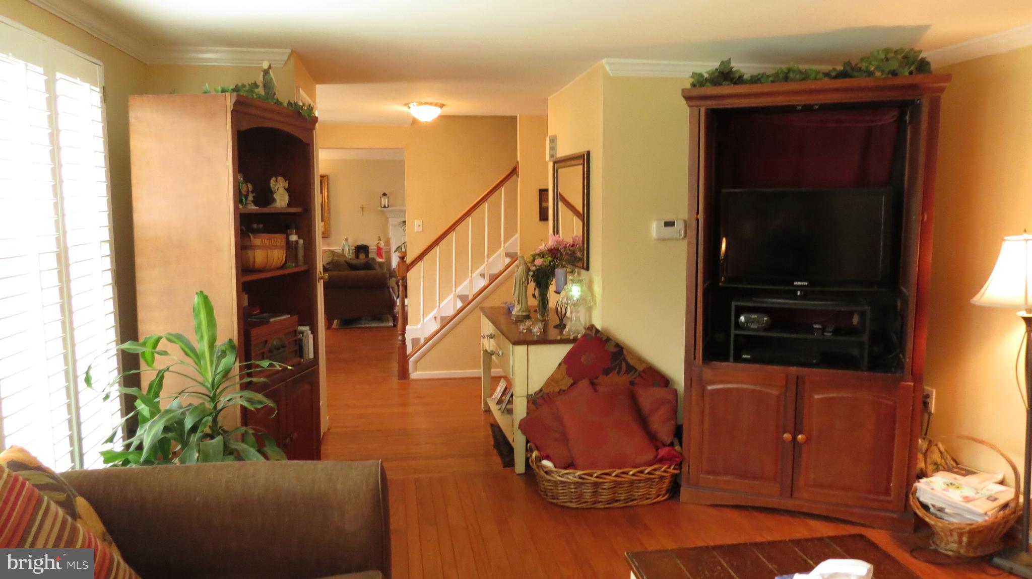 FOX MILL ESTATES - Residential