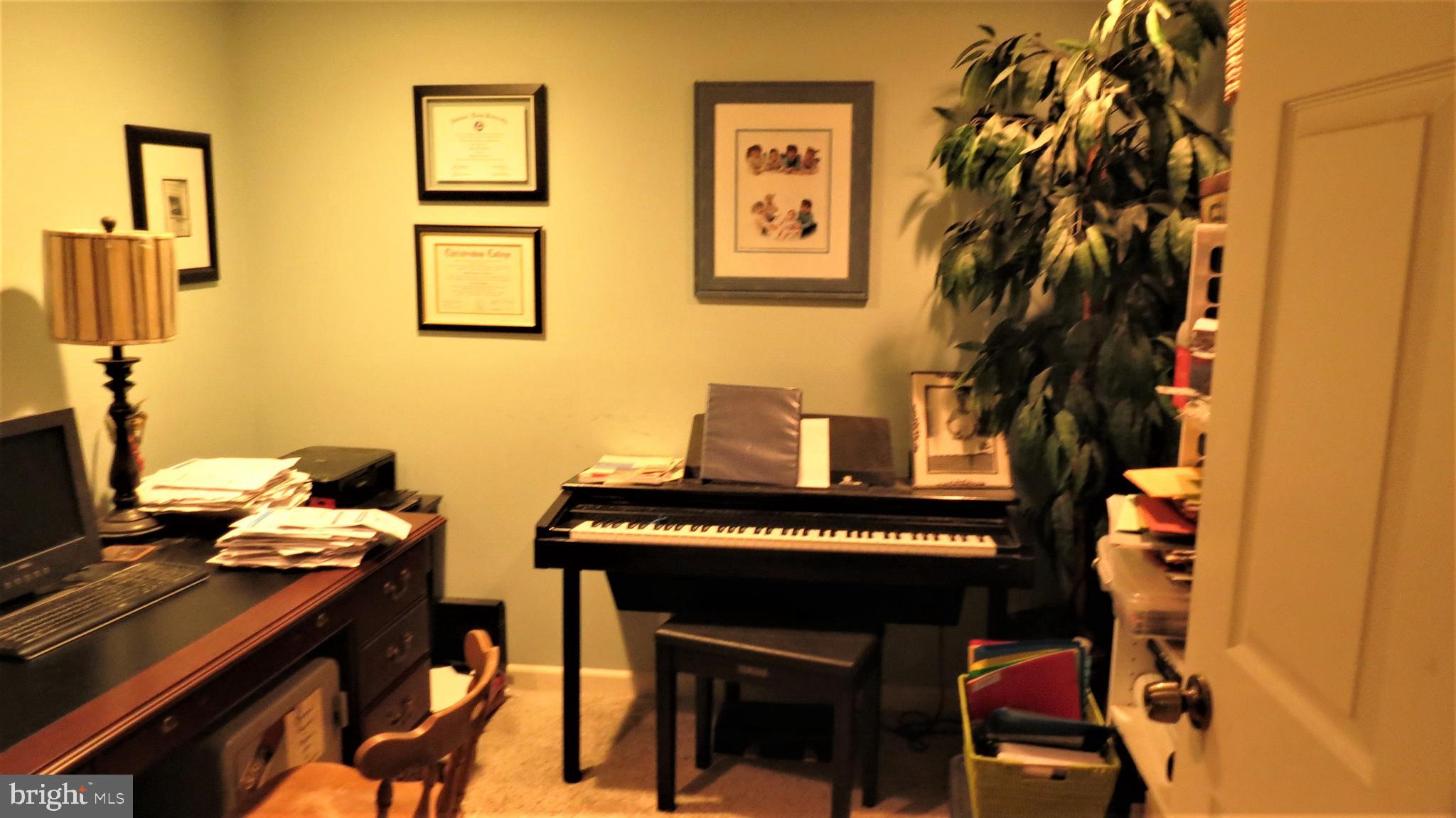 FOX MILL ESTATES - Residential