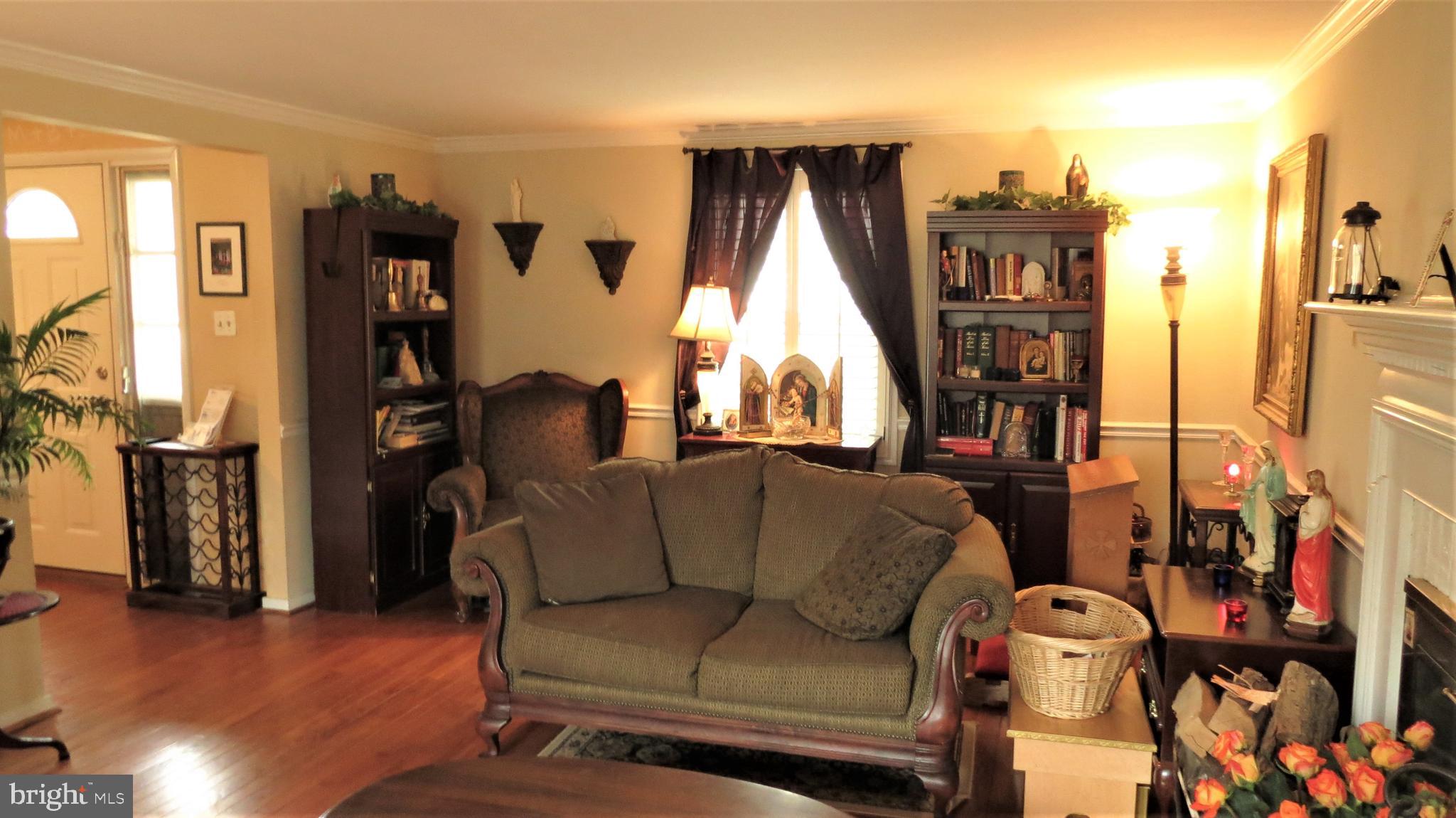 FOX MILL ESTATES - Residential