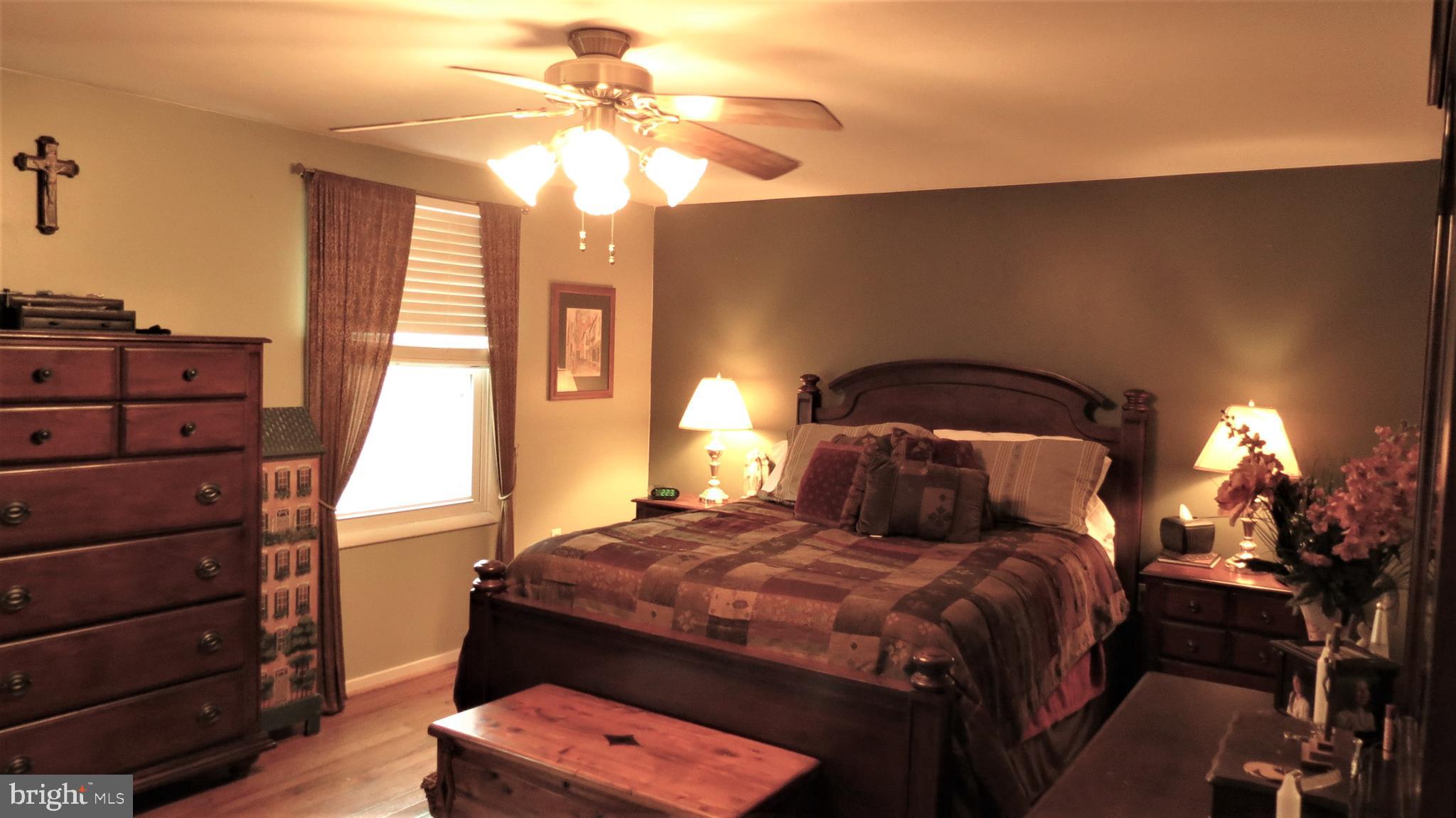 FOX MILL ESTATES - Residential