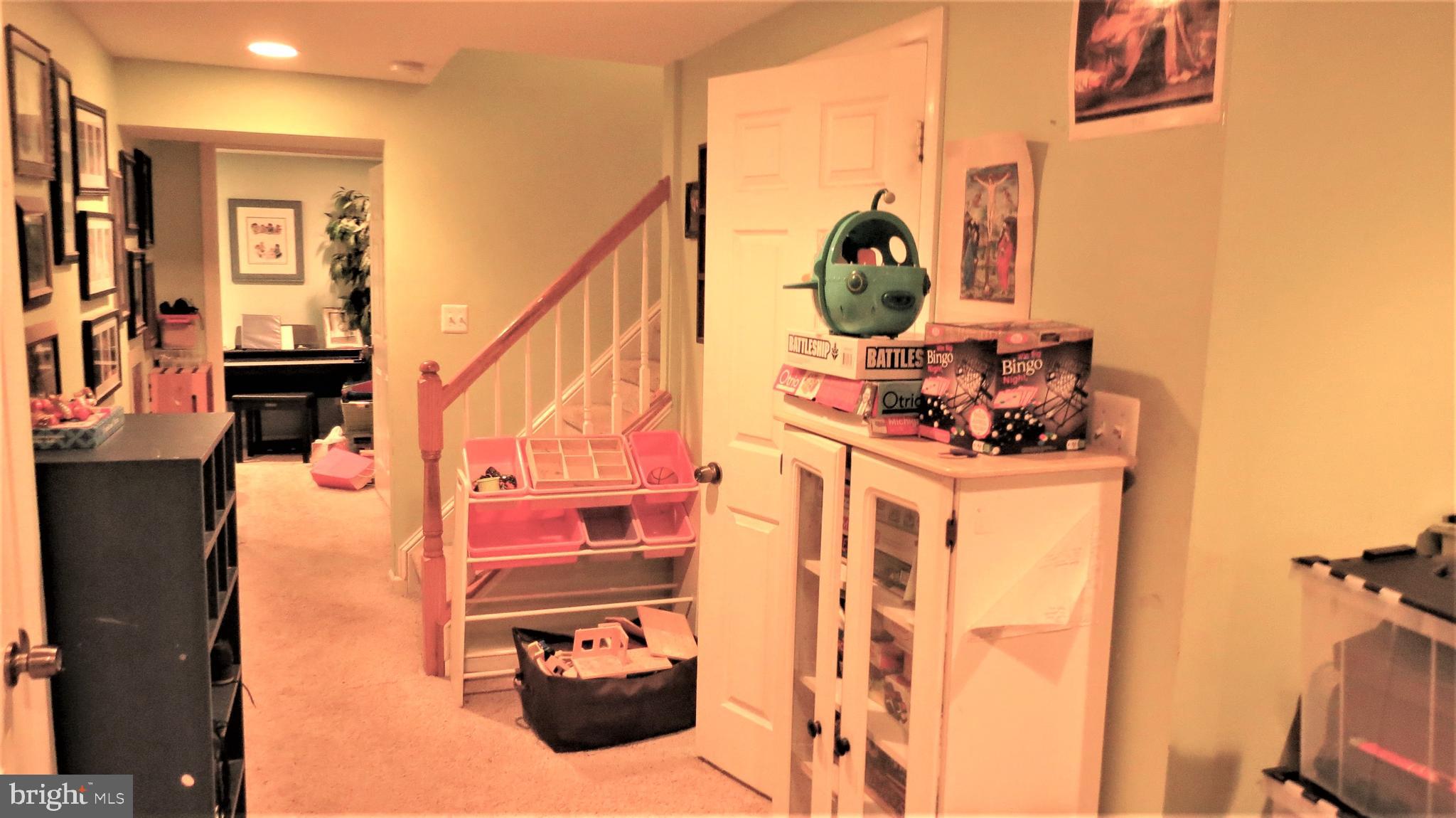 FOX MILL ESTATES - Residential