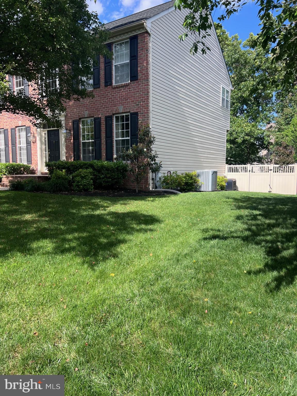 8242 GREEN ICE DRIVE