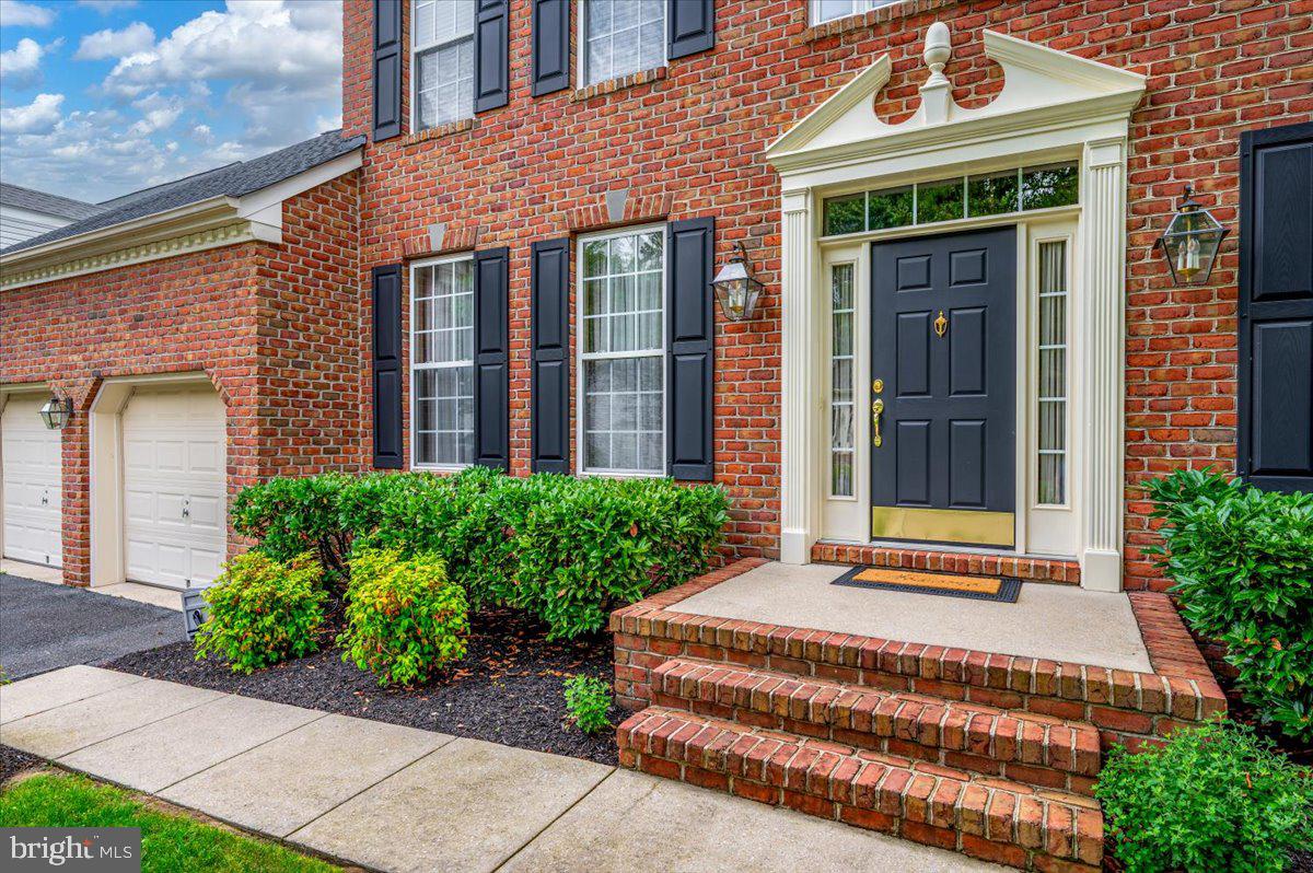 8242 GREEN ICE DRIVE