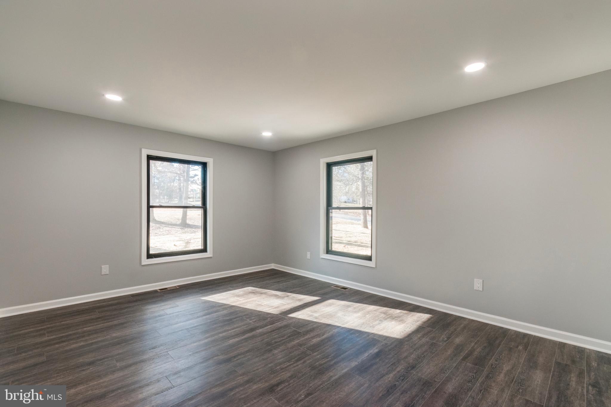 LONE OAK - Residential
