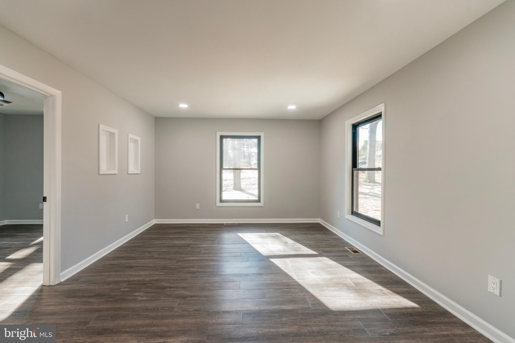 LONE OAK - Residential