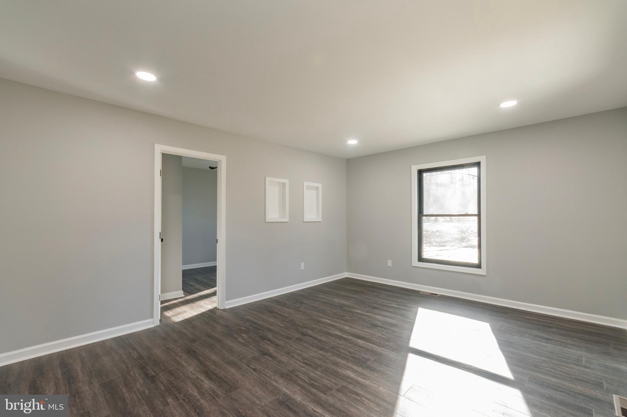 LONE OAK - Residential