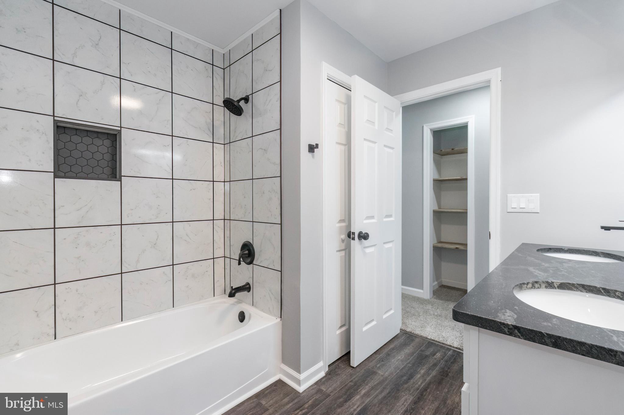 LONE OAK - Residential