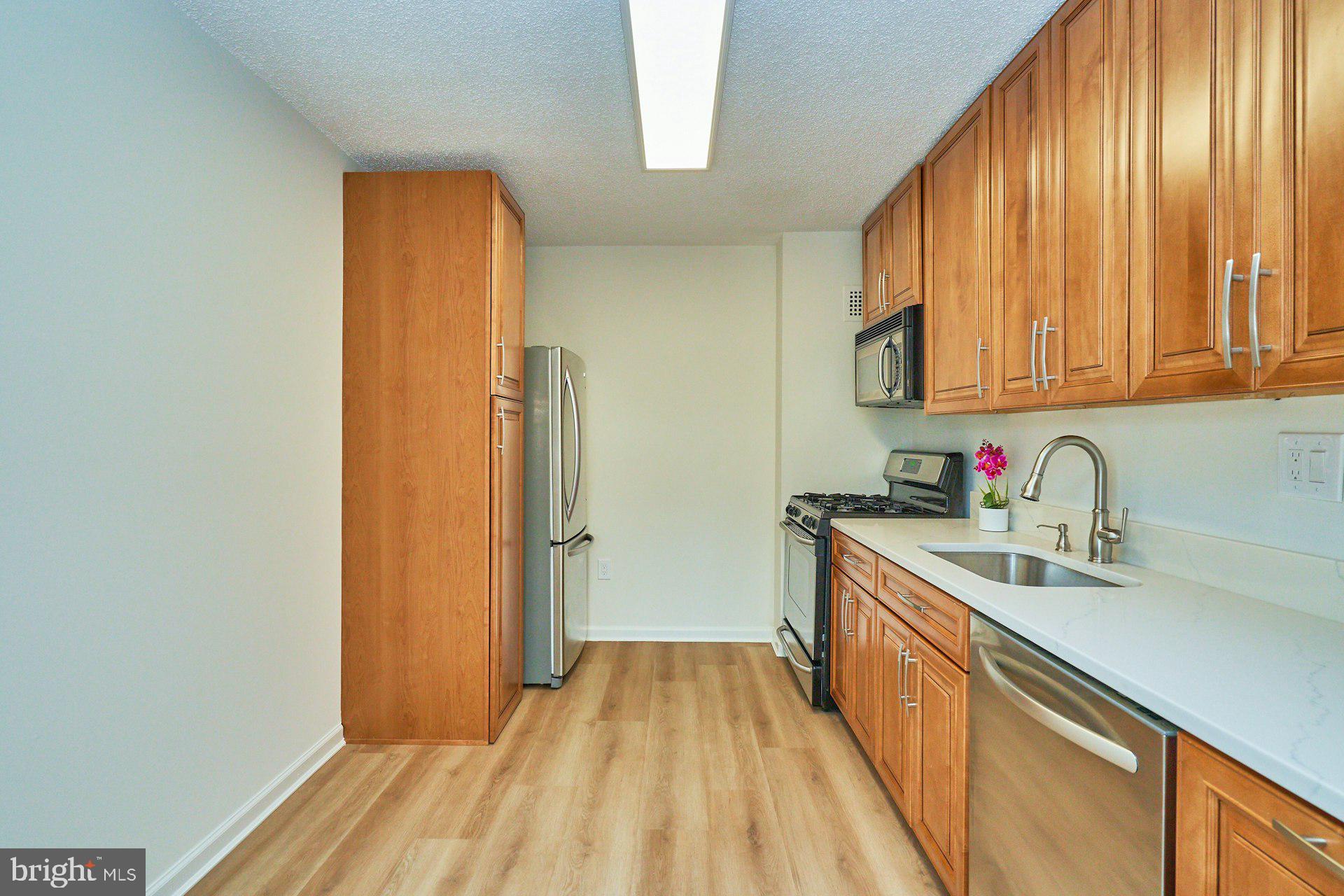 1225 MARTHA CUSTIS DRIVE 810