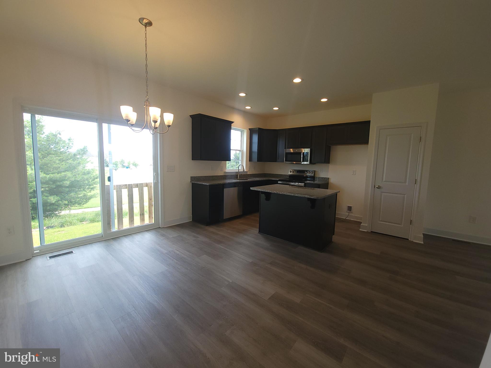 KINGS COURT AT BROWNSTONE - Residential