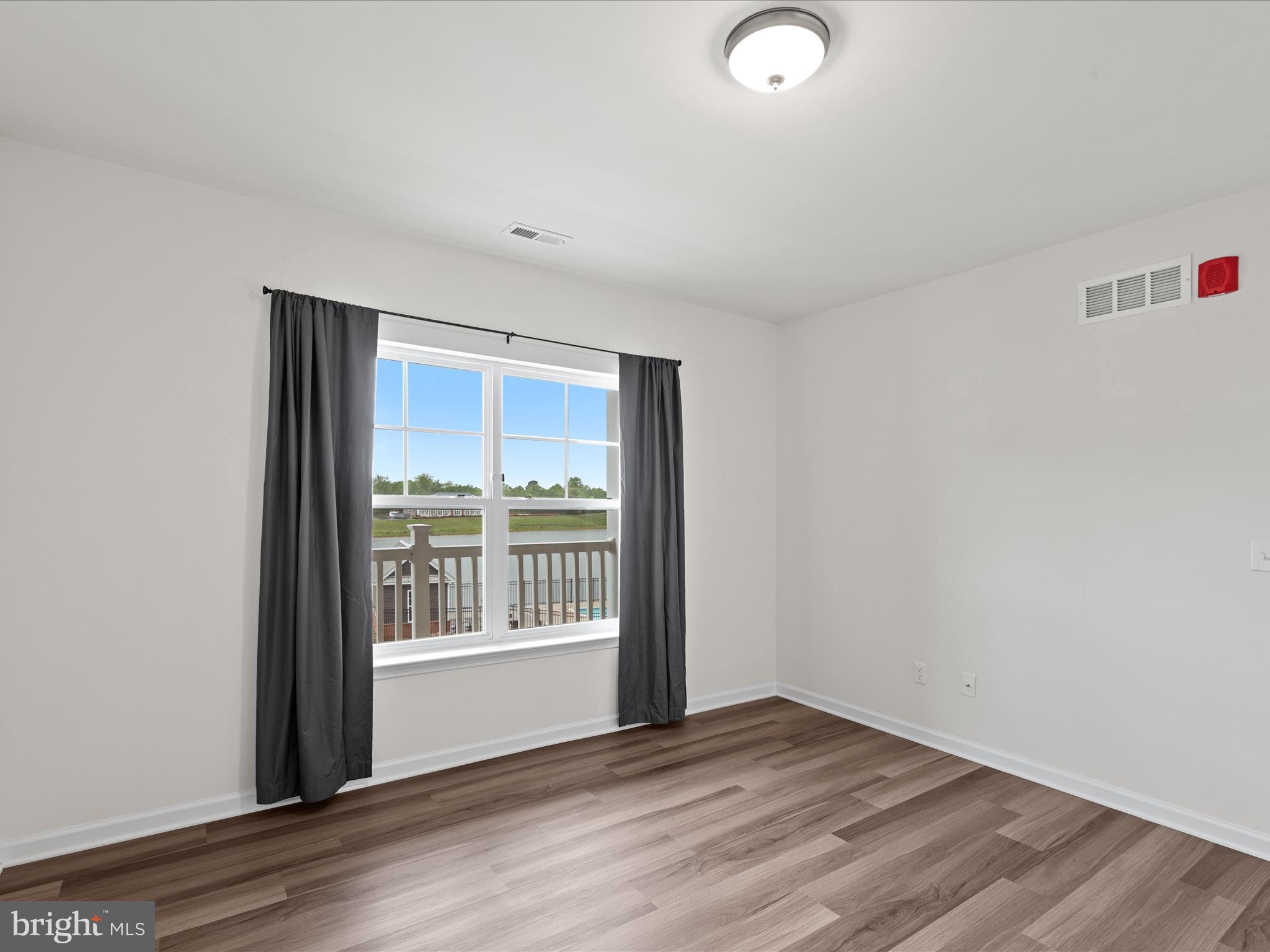 VINEYARDS AT NASSAU VALLEY - Residential