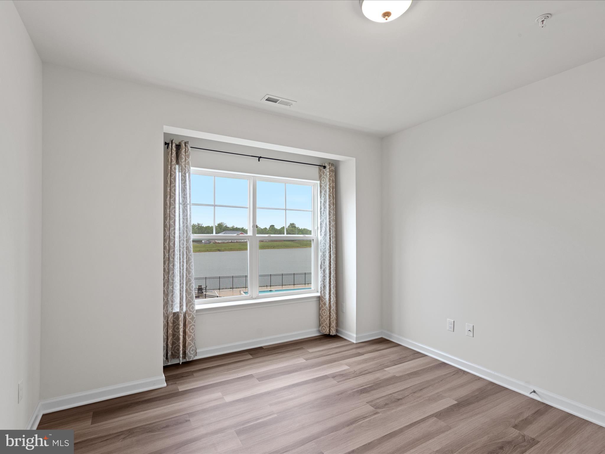 VINEYARDS AT NASSAU VALLEY - Residential