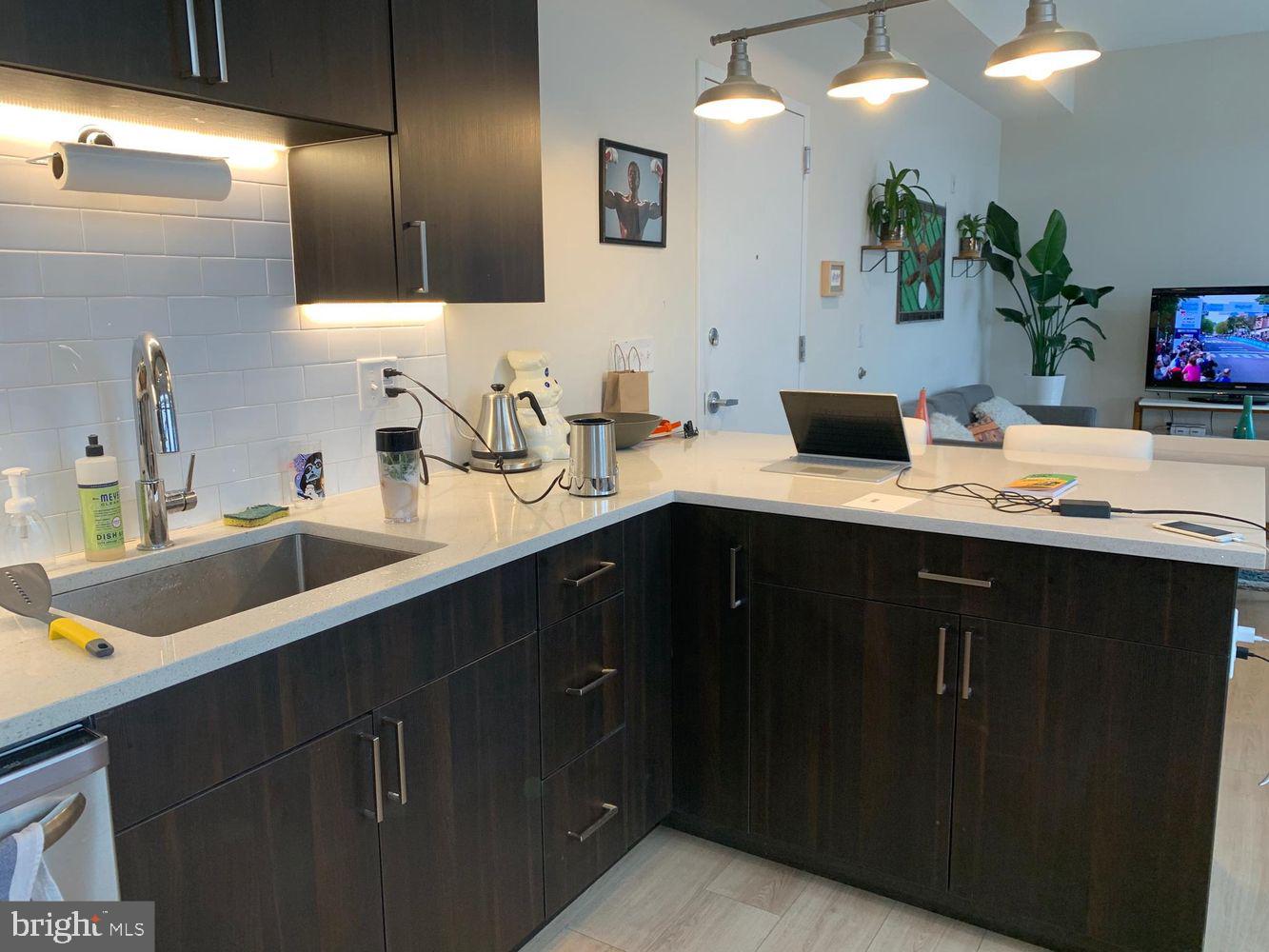 18 W GIRARD AVENUE 405