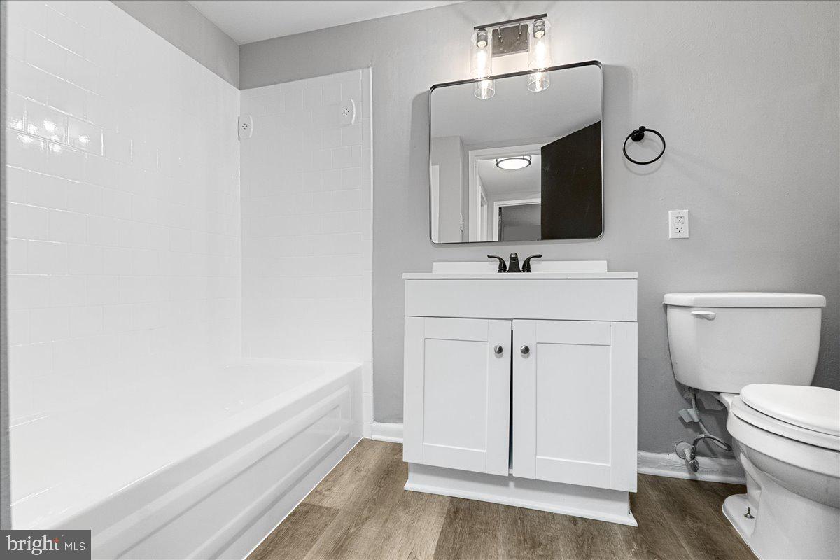 TREETOP CONDO - Residential