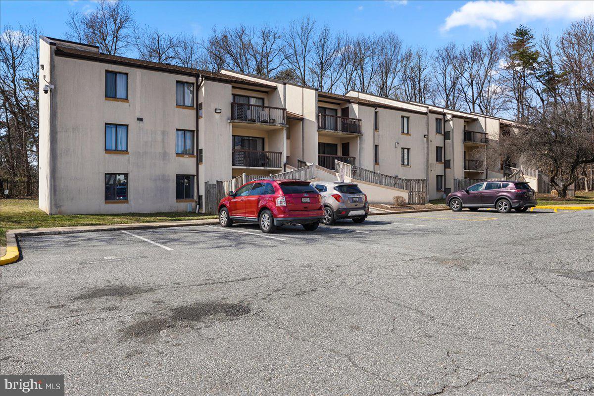 Priced To Sell Fast! Desirable 1st Floor Condo, Spacious Kitchen with GRANITE Counters, Spacious Bedrooms, Updates in Bathrooms, New Custom Paint, New Flooring, New Lighting, Washer and Dryer Hookups, Private Fenced in Patio, Much More!! Close to Schools, Shopping and Commuter Routes. This Will Not Last!