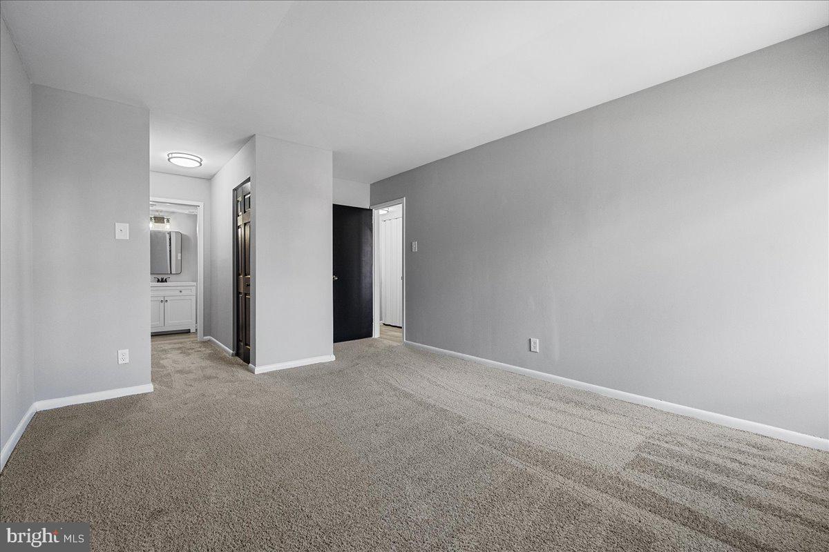 TREETOP CONDO - Residential