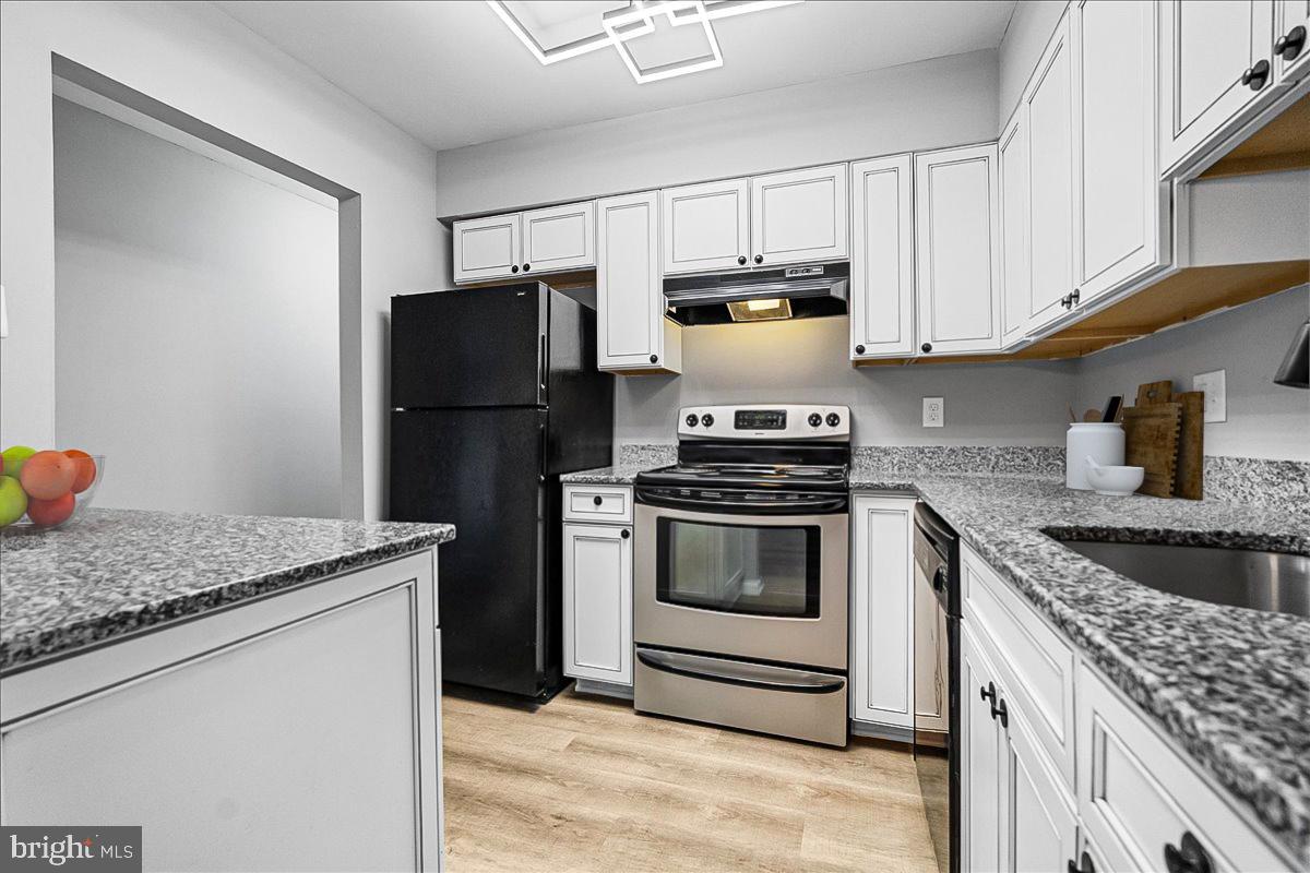 TREETOP CONDO - Residential